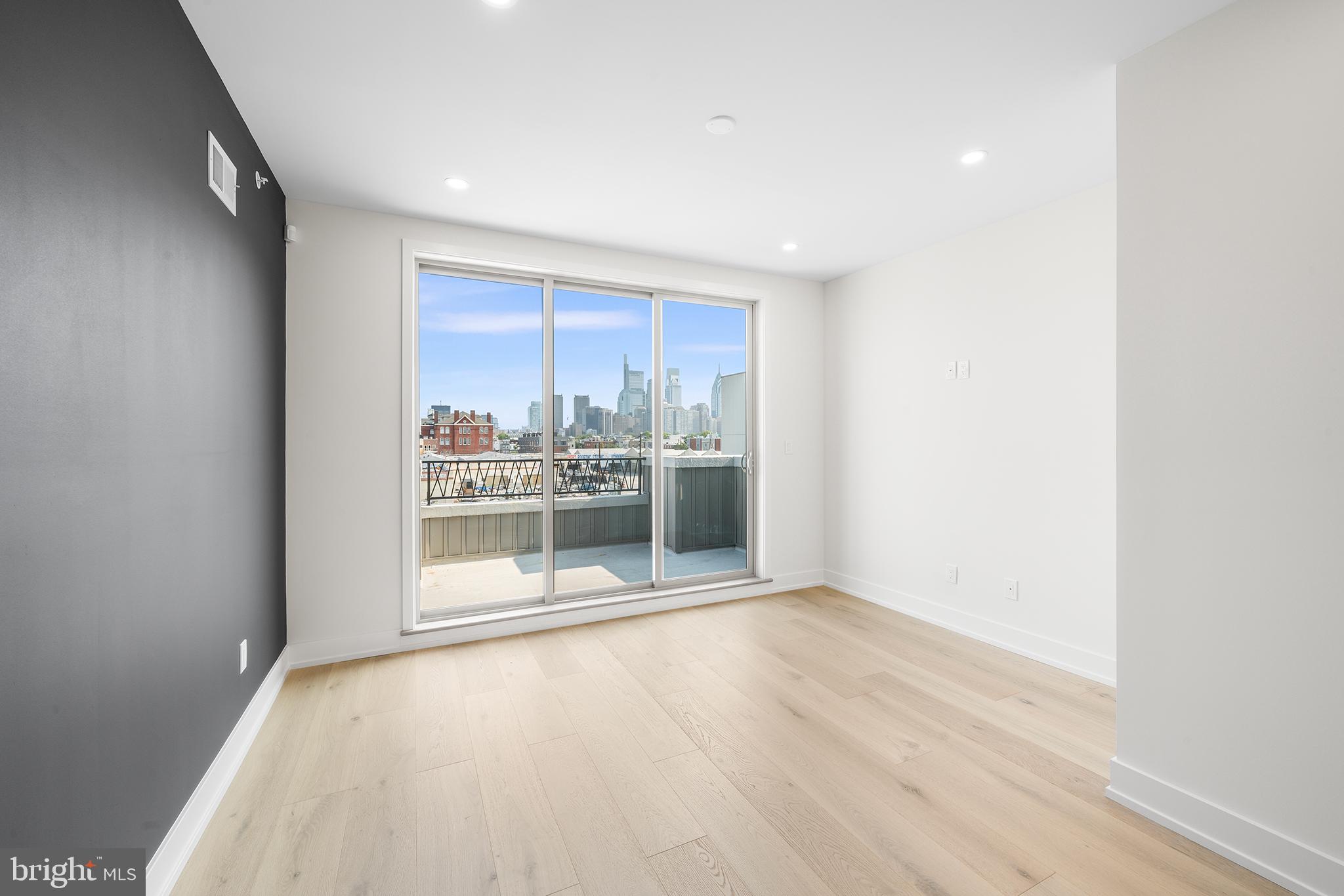 POINT BREEZE - Residential