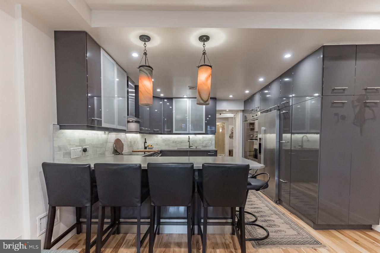 QUEEN VILLAGE - Residential Lease