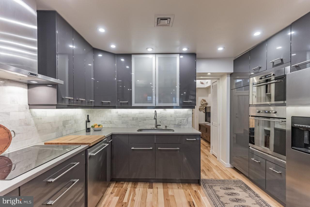 QUEEN VILLAGE - Residential Lease