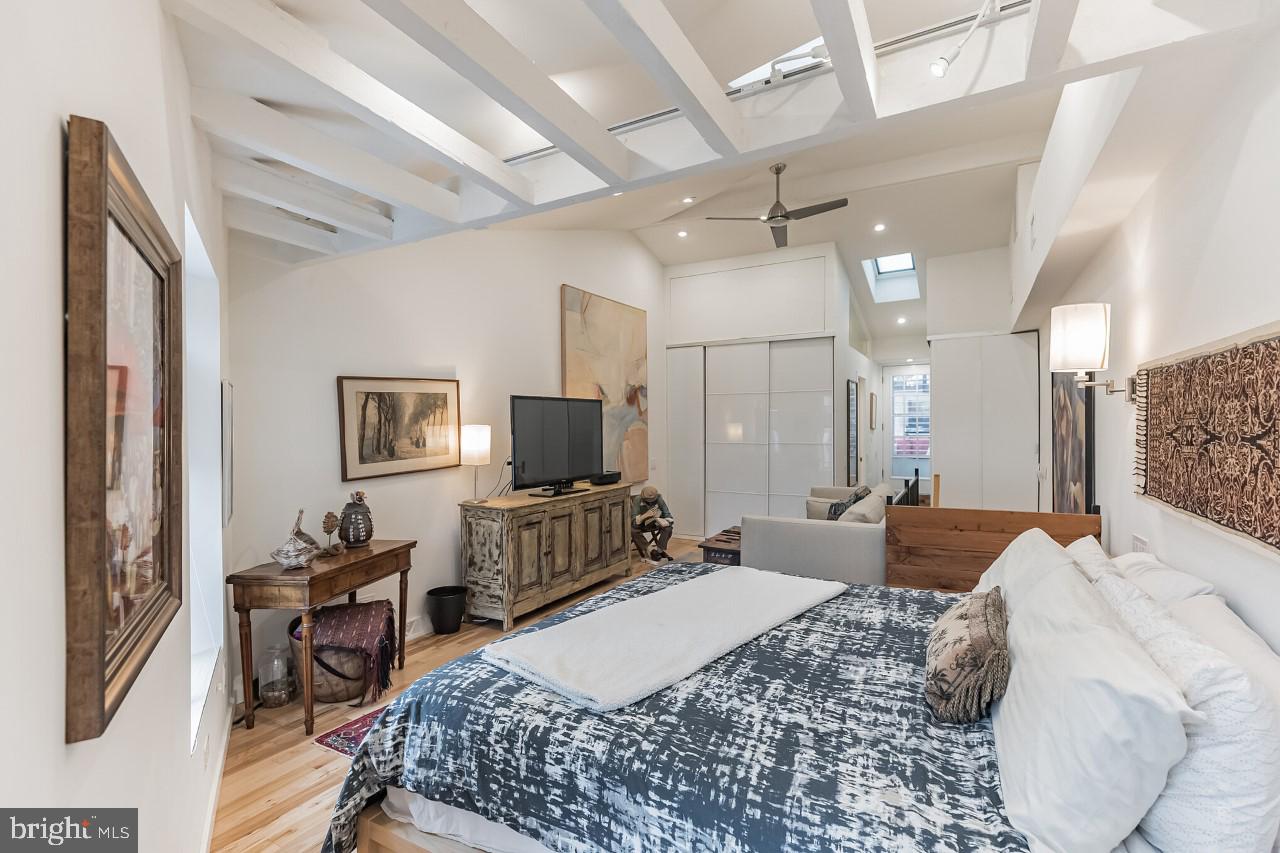 QUEEN VILLAGE - Residential Lease