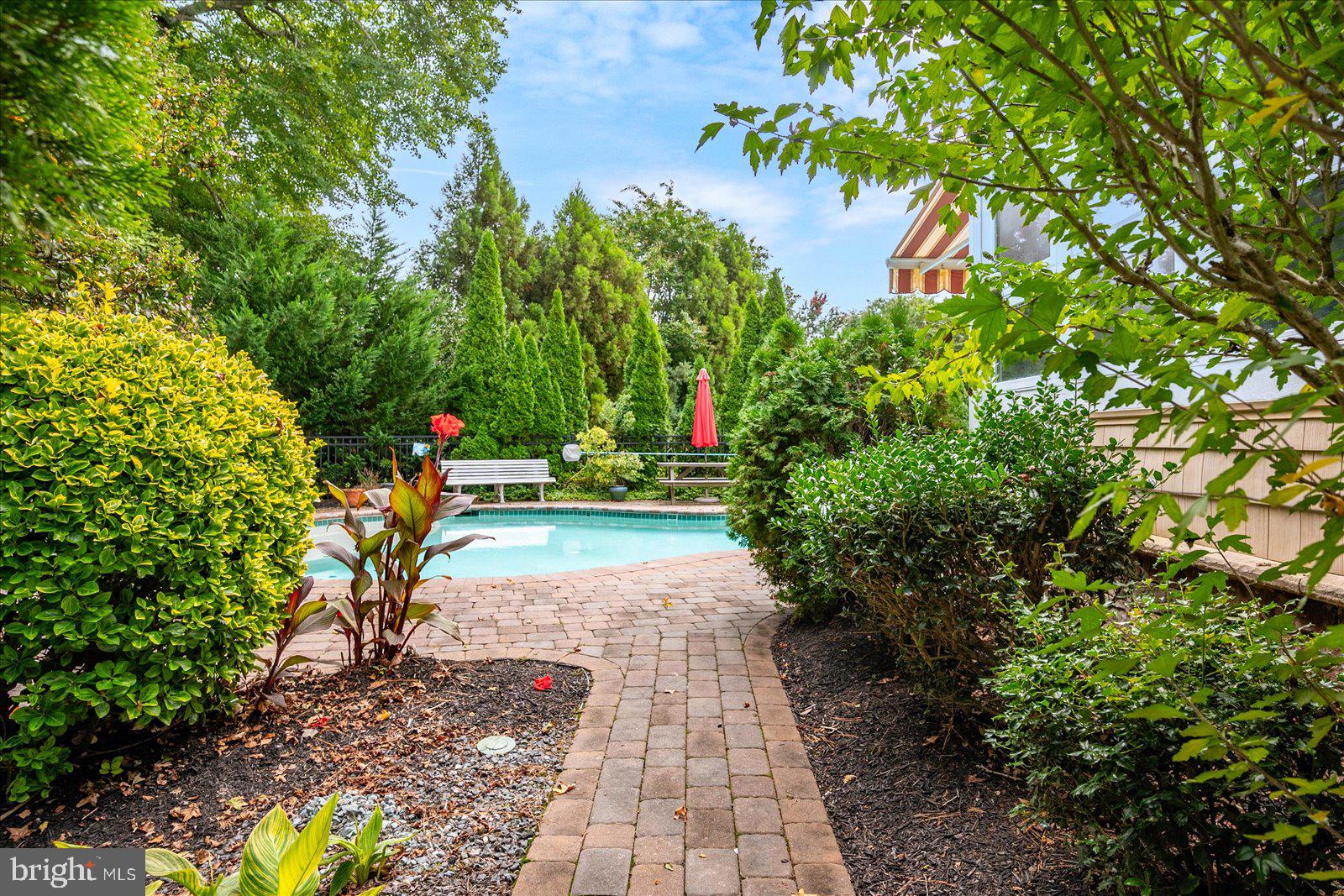REFUGE AT DIRICKSON CREEK - Residential