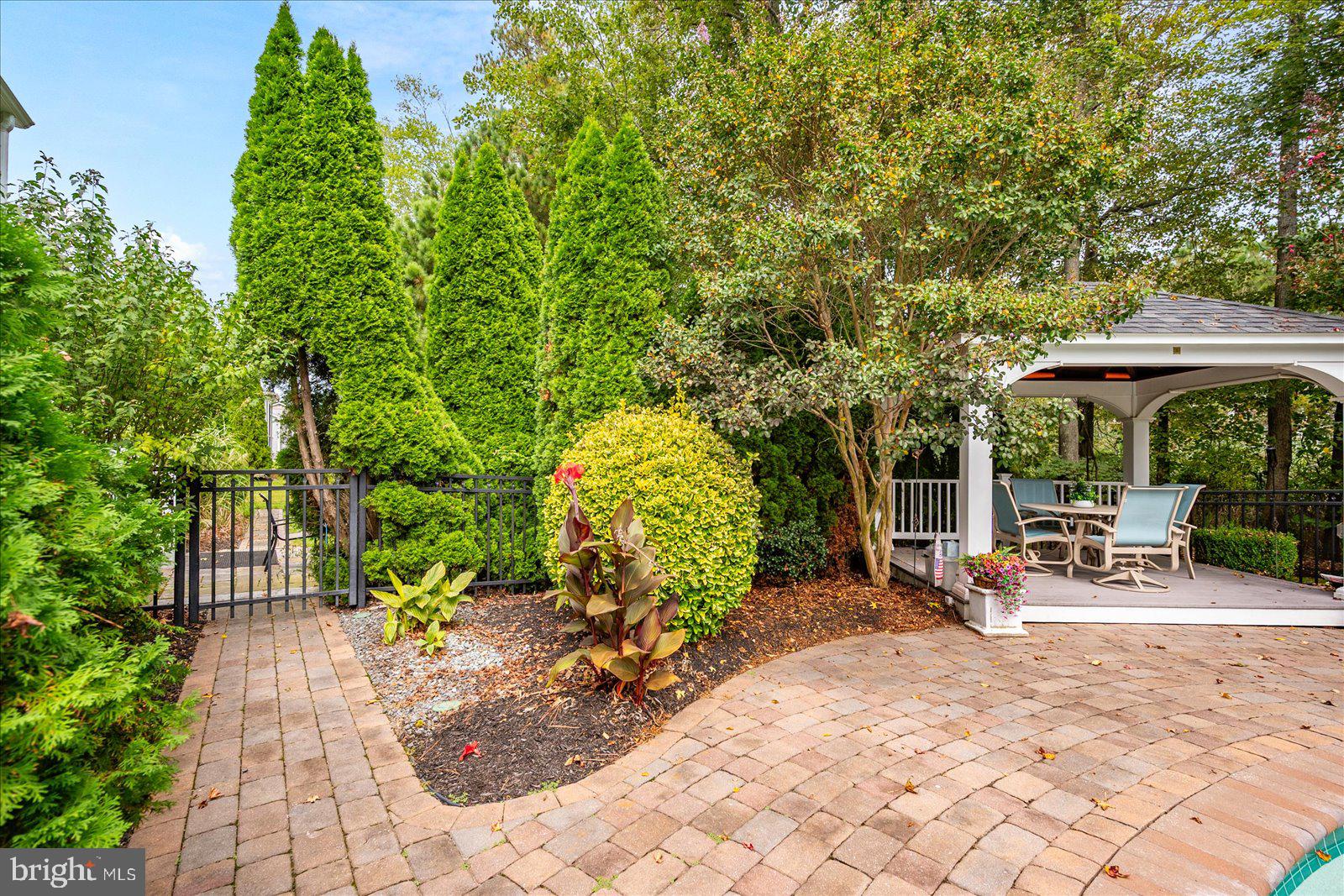 REFUGE AT DIRICKSON CREEK - Residential