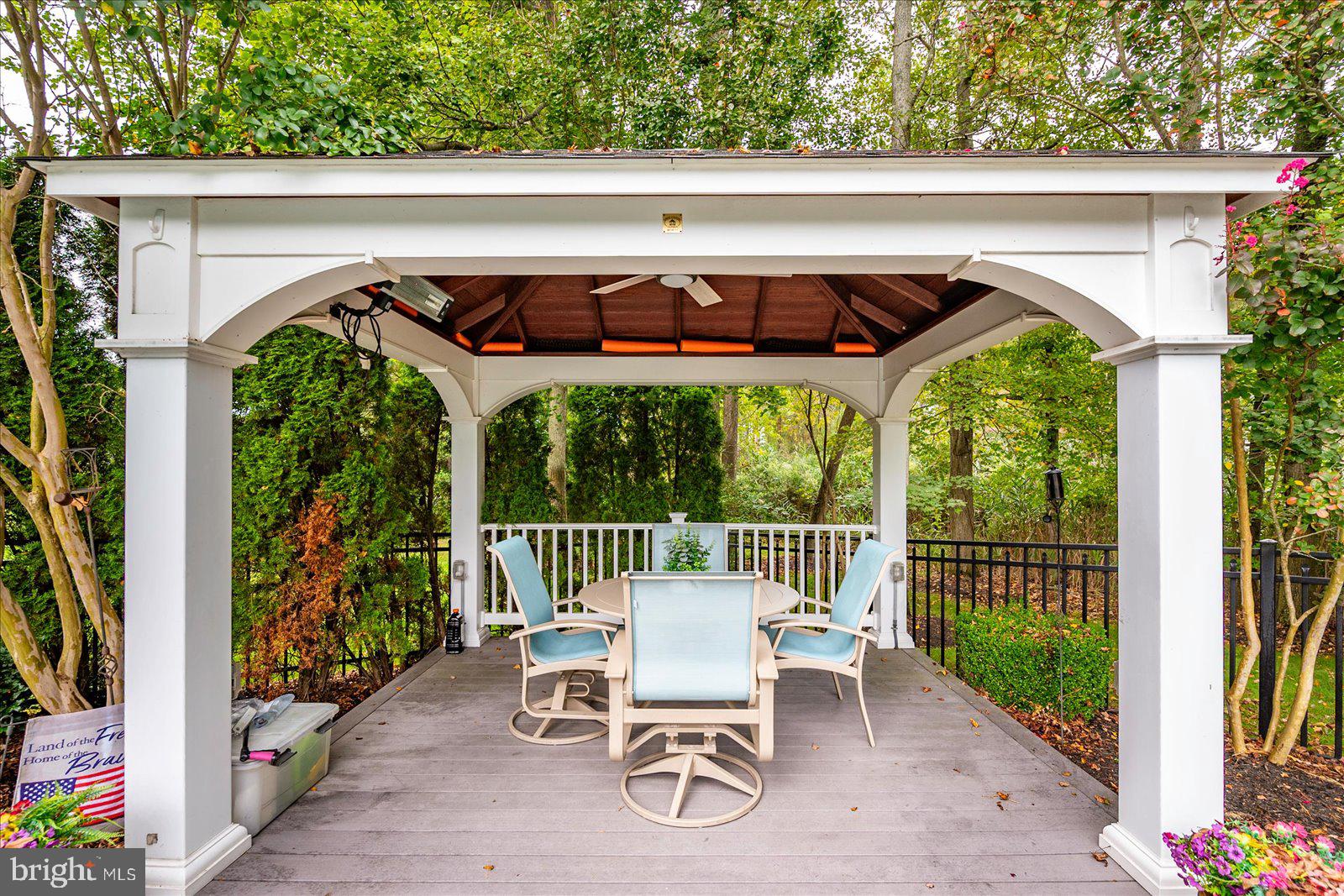 REFUGE AT DIRICKSON CREEK - Residential