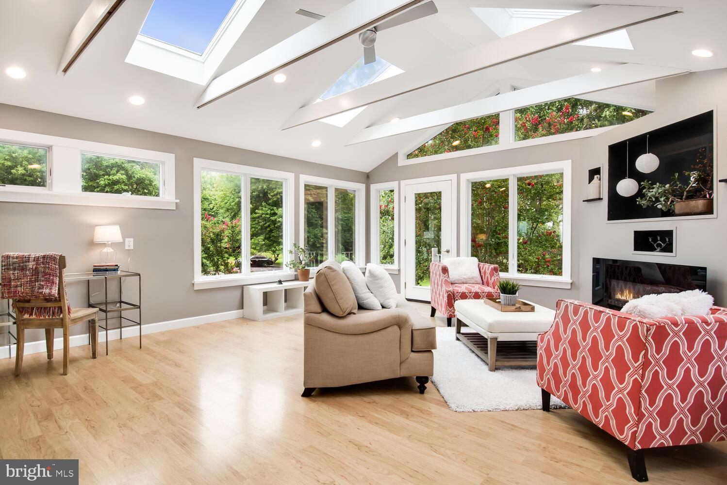 LOVE POINT - Residential