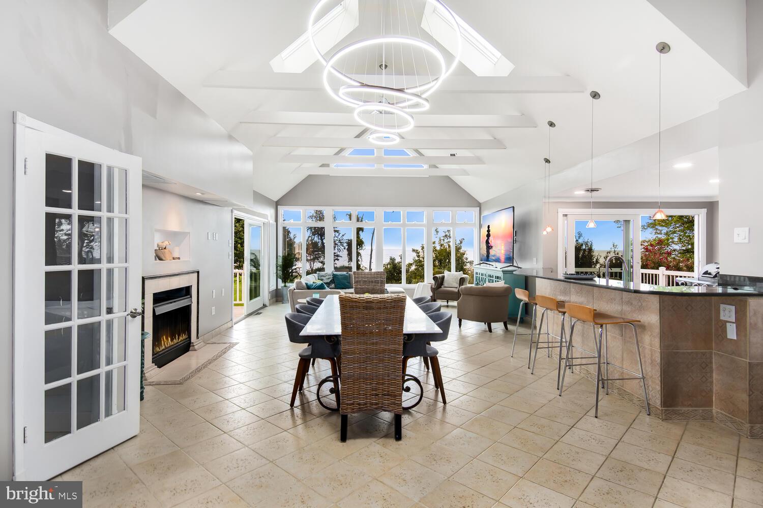 LOVE POINT - Residential