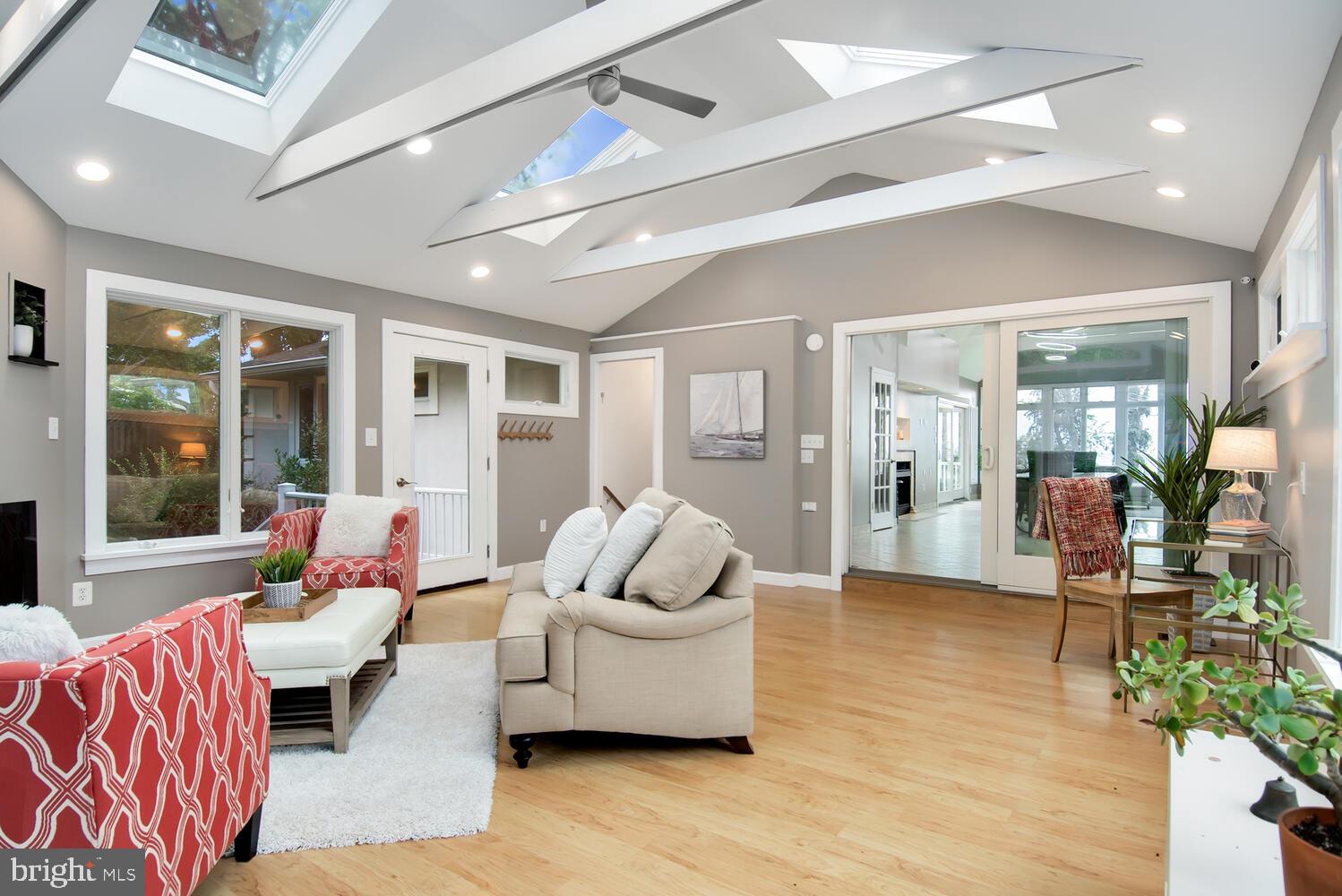 LOVE POINT - Residential