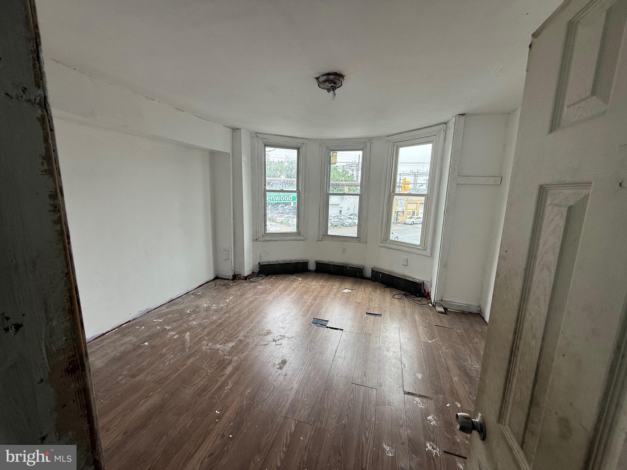 KENSINGTON - Residential