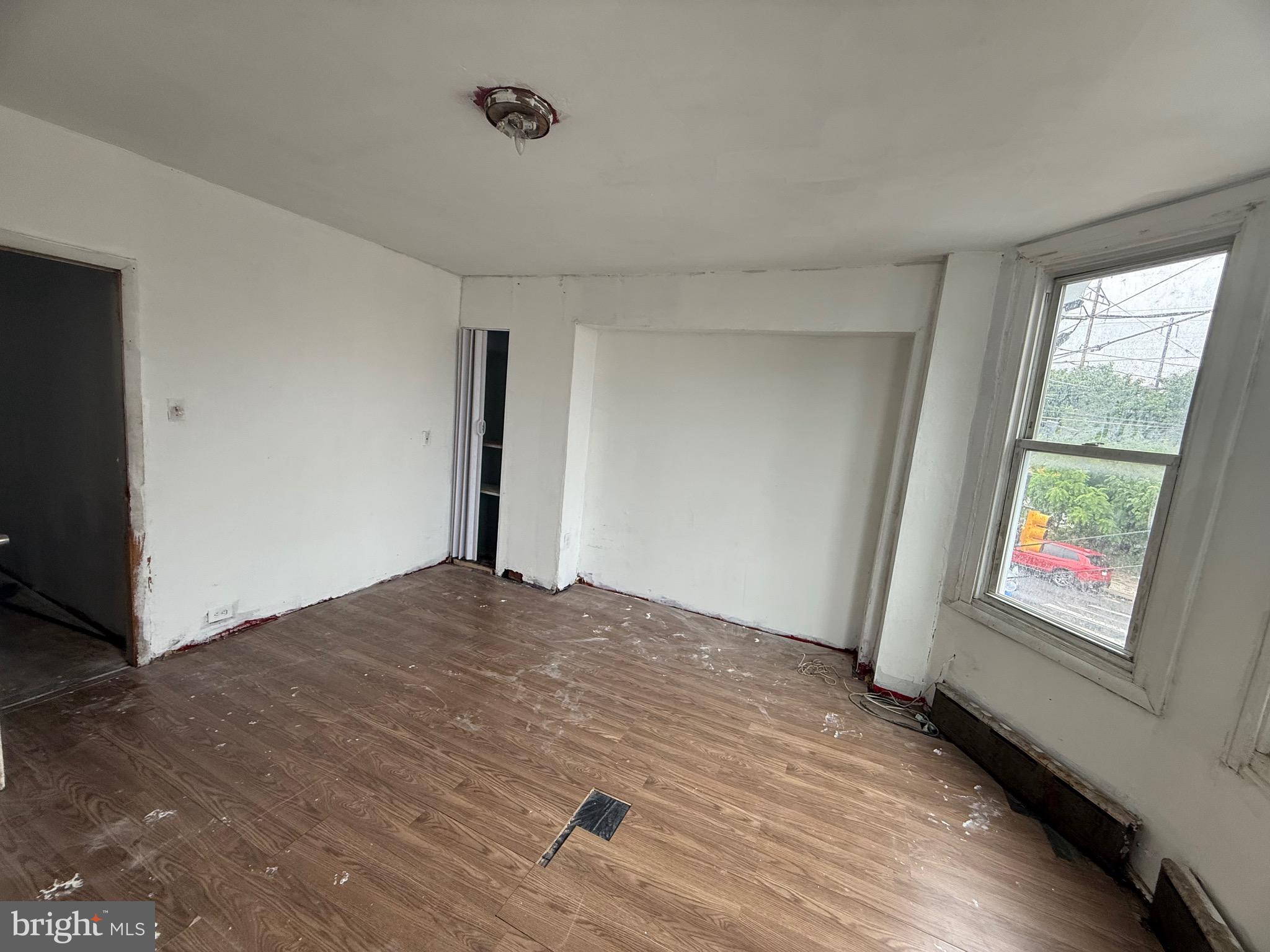 KENSINGTON - Residential