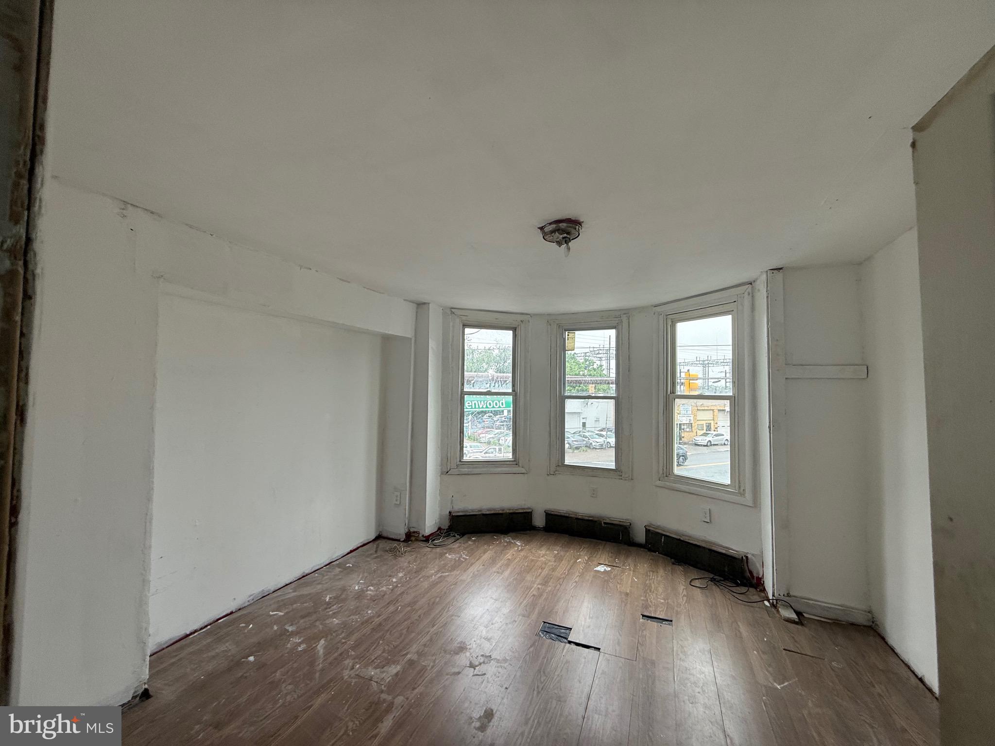 KENSINGTON - Residential