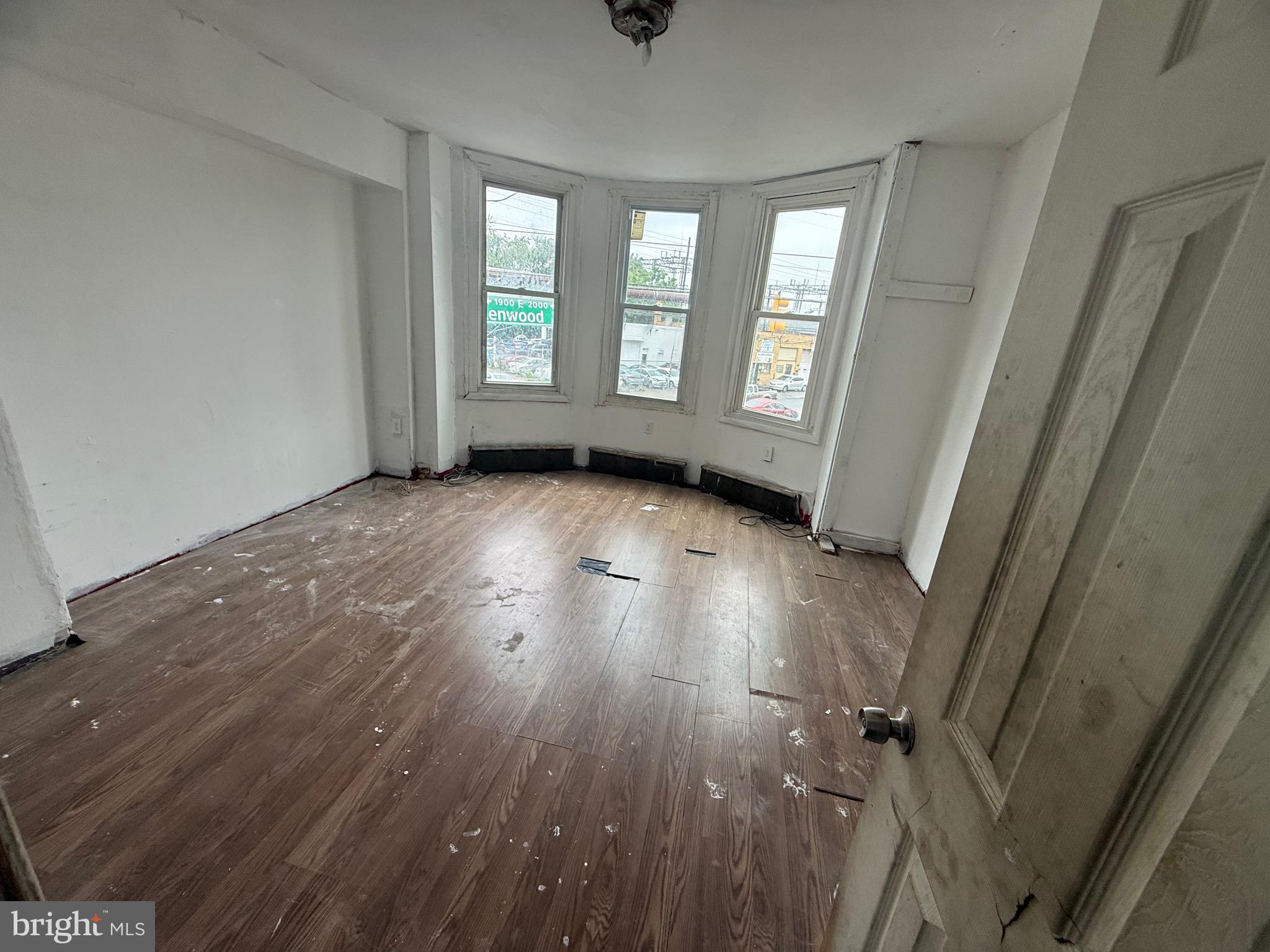 KENSINGTON - Residential