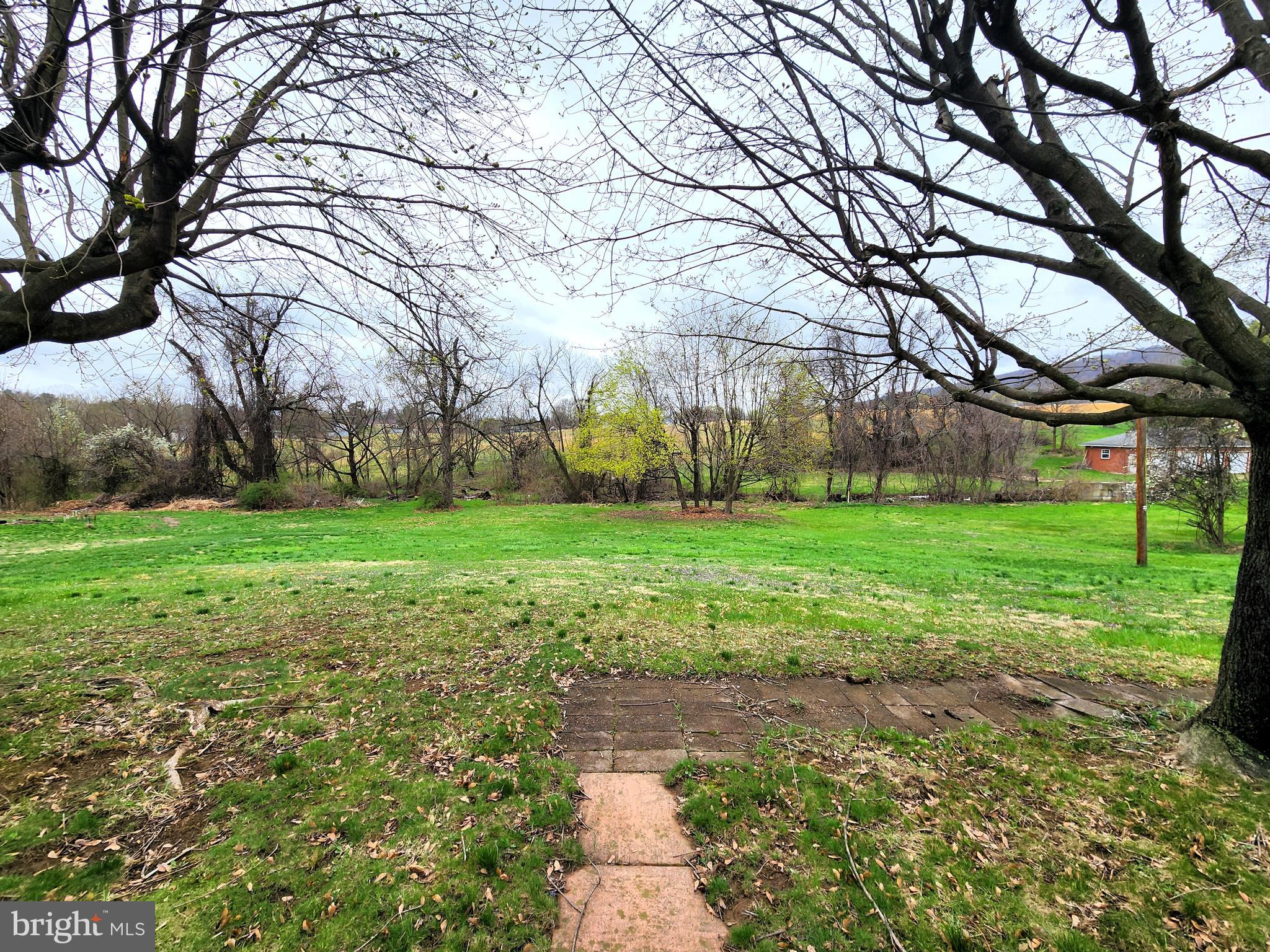 SUMMERDALE - Residential Lease