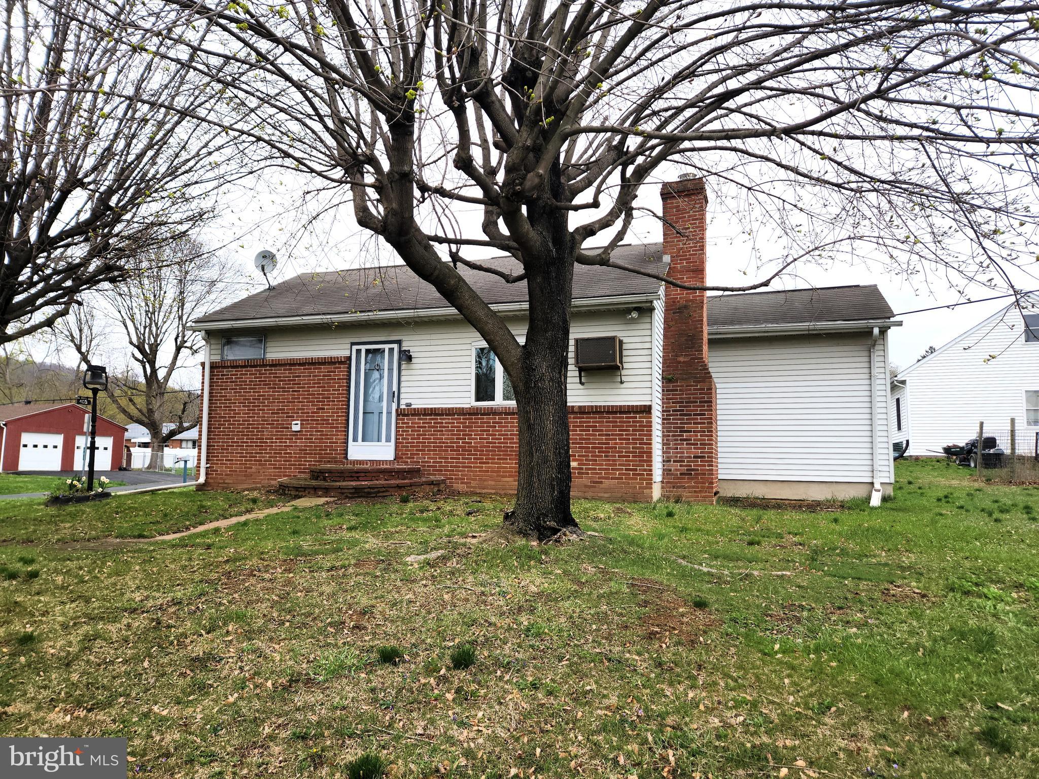 SUMMERDALE - Residential Lease