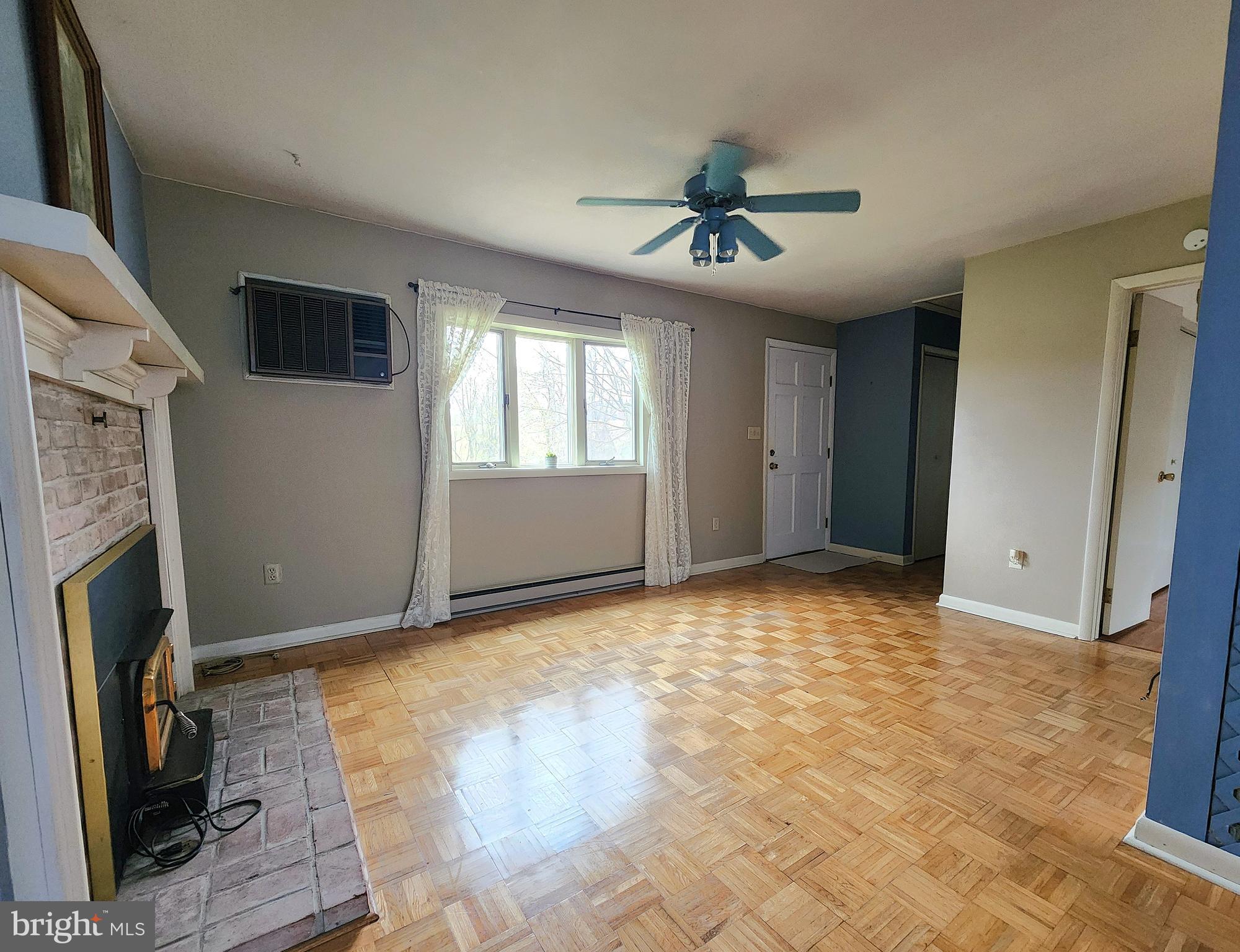 SUMMERDALE - Residential Lease