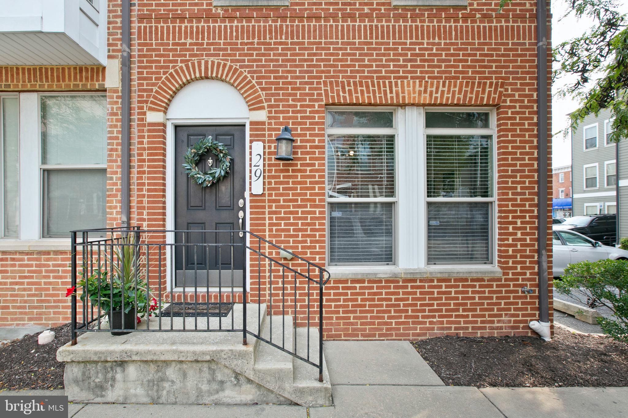 ALBEMARLE SQUARE - Residential