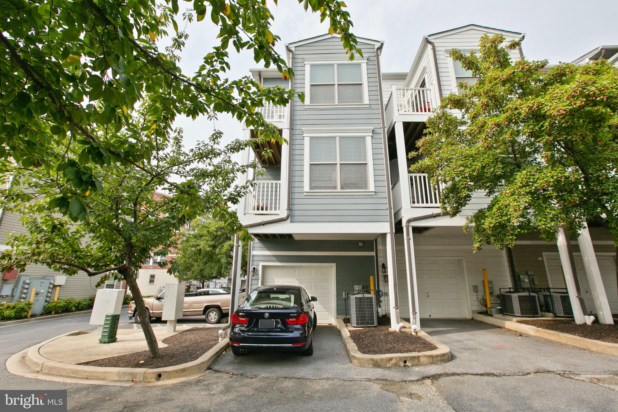 ALBEMARLE SQUARE - Residential