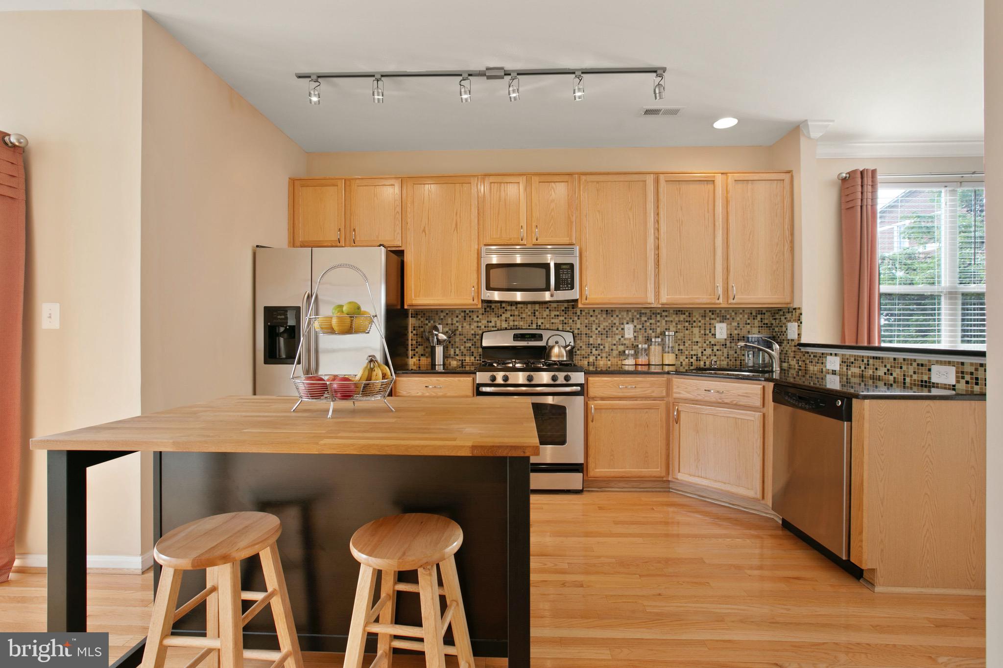 ALBEMARLE SQUARE - Residential