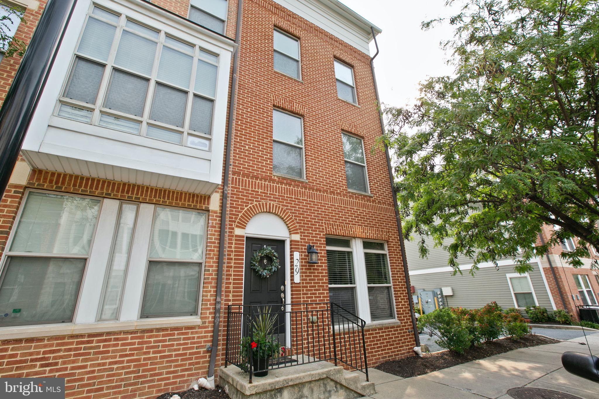 ALBEMARLE SQUARE - Residential