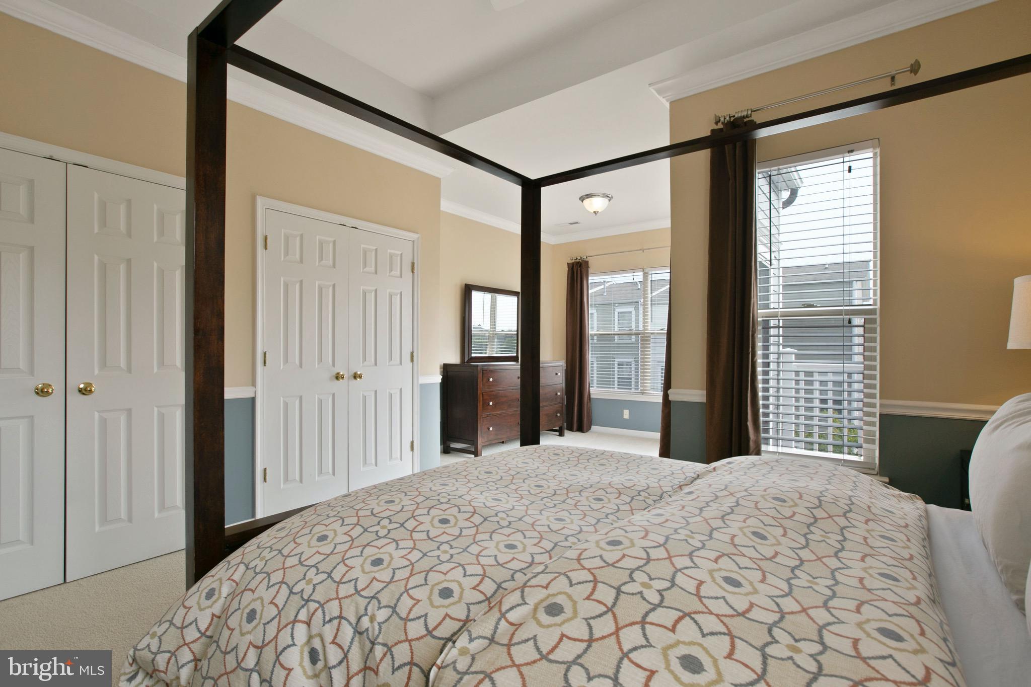 ALBEMARLE SQUARE - Residential