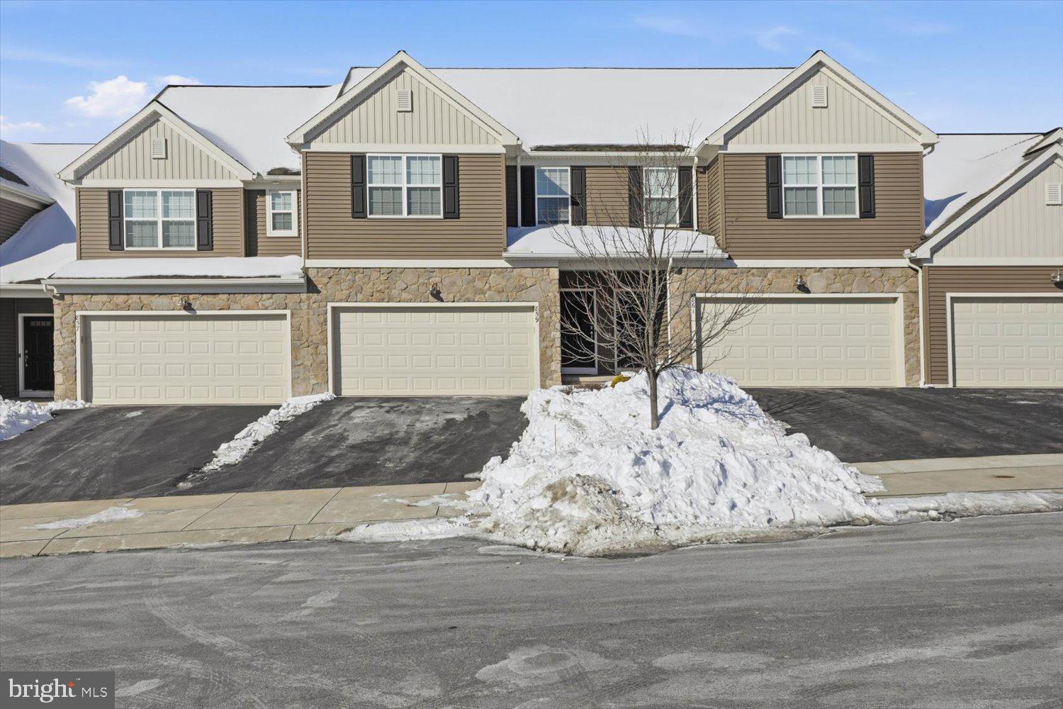 CHAMBERS POINTE - Residential