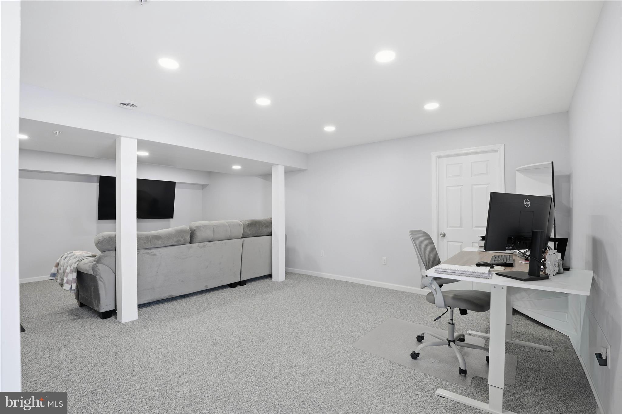 CHAMBERS POINTE - Residential