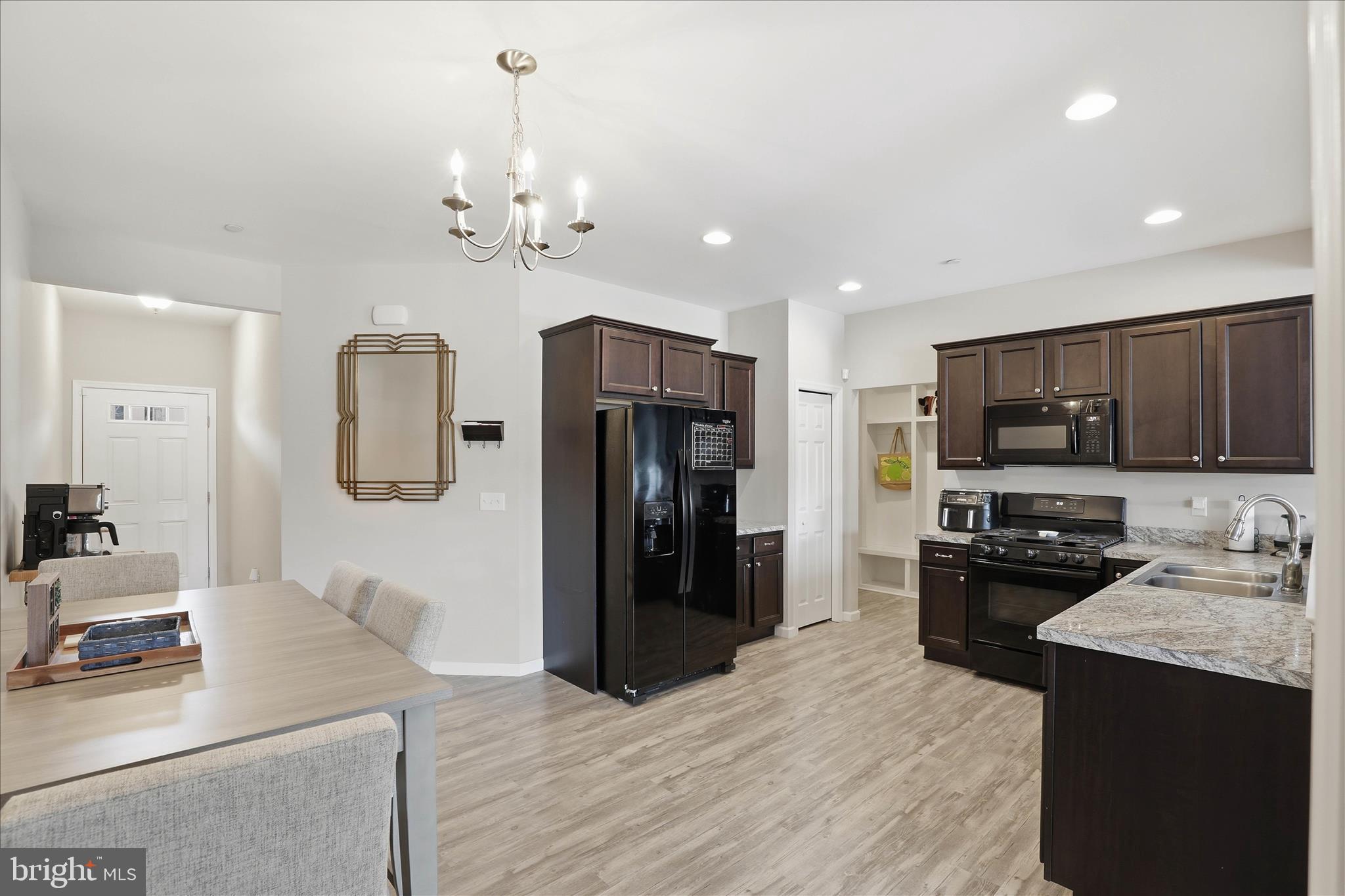 CHAMBERS POINTE - Residential