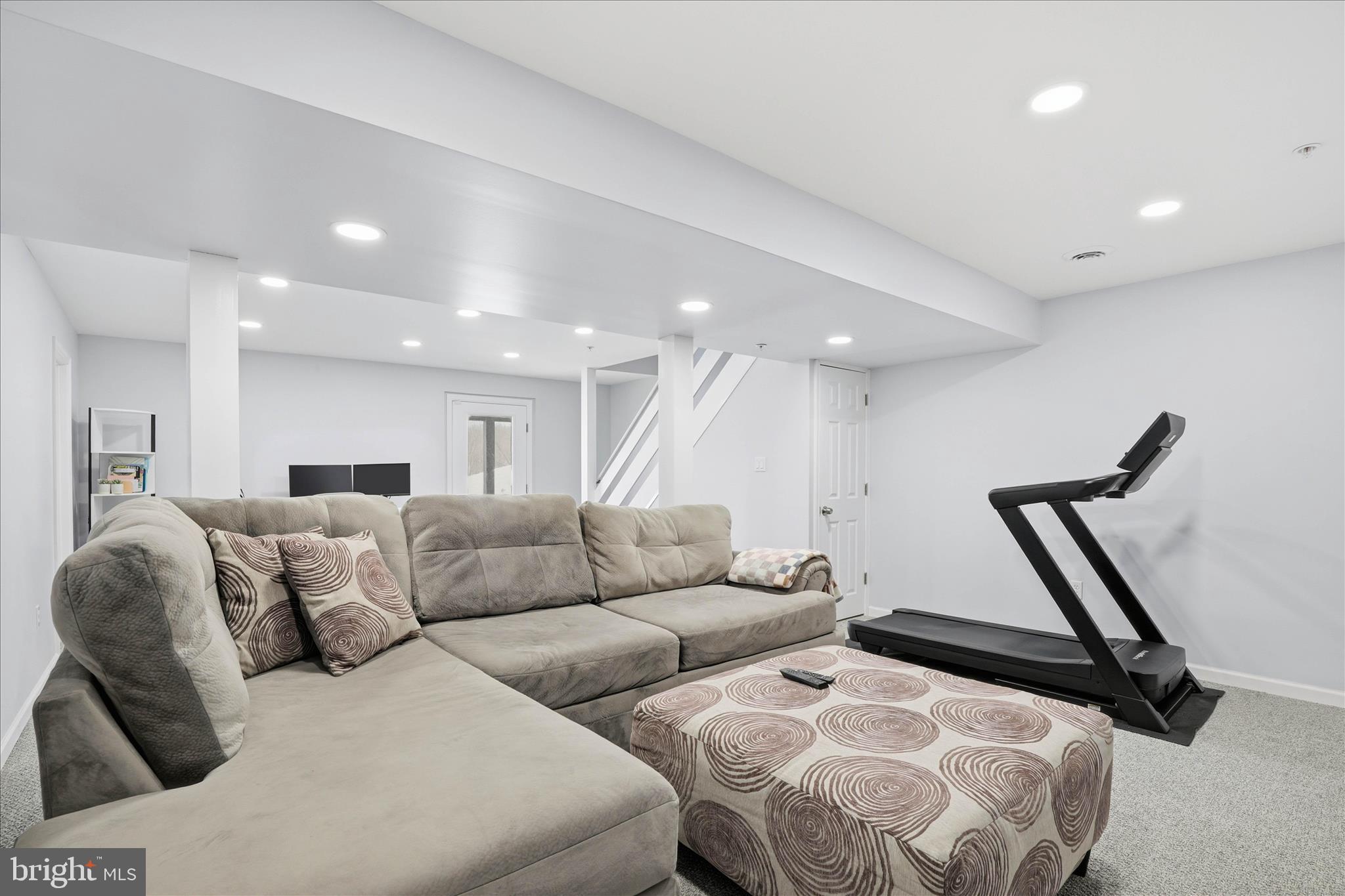 CHAMBERS POINTE - Residential