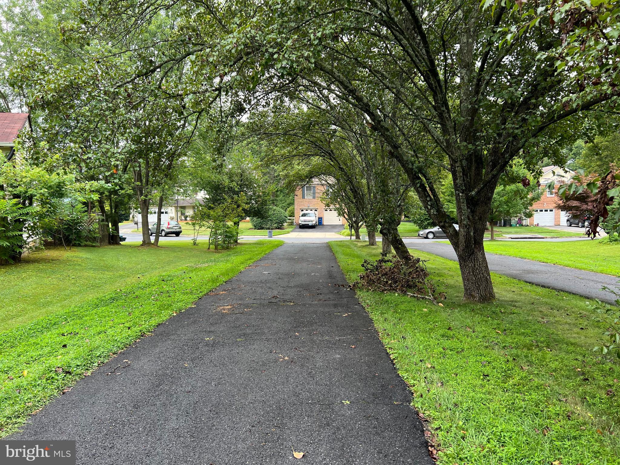 OAKMONT MANOR - Residential