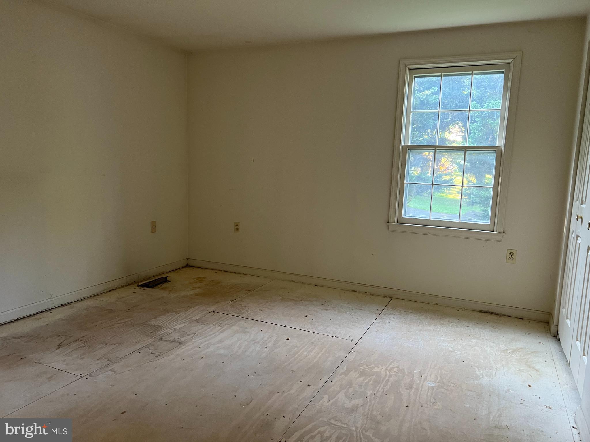 OAKMONT MANOR - Residential