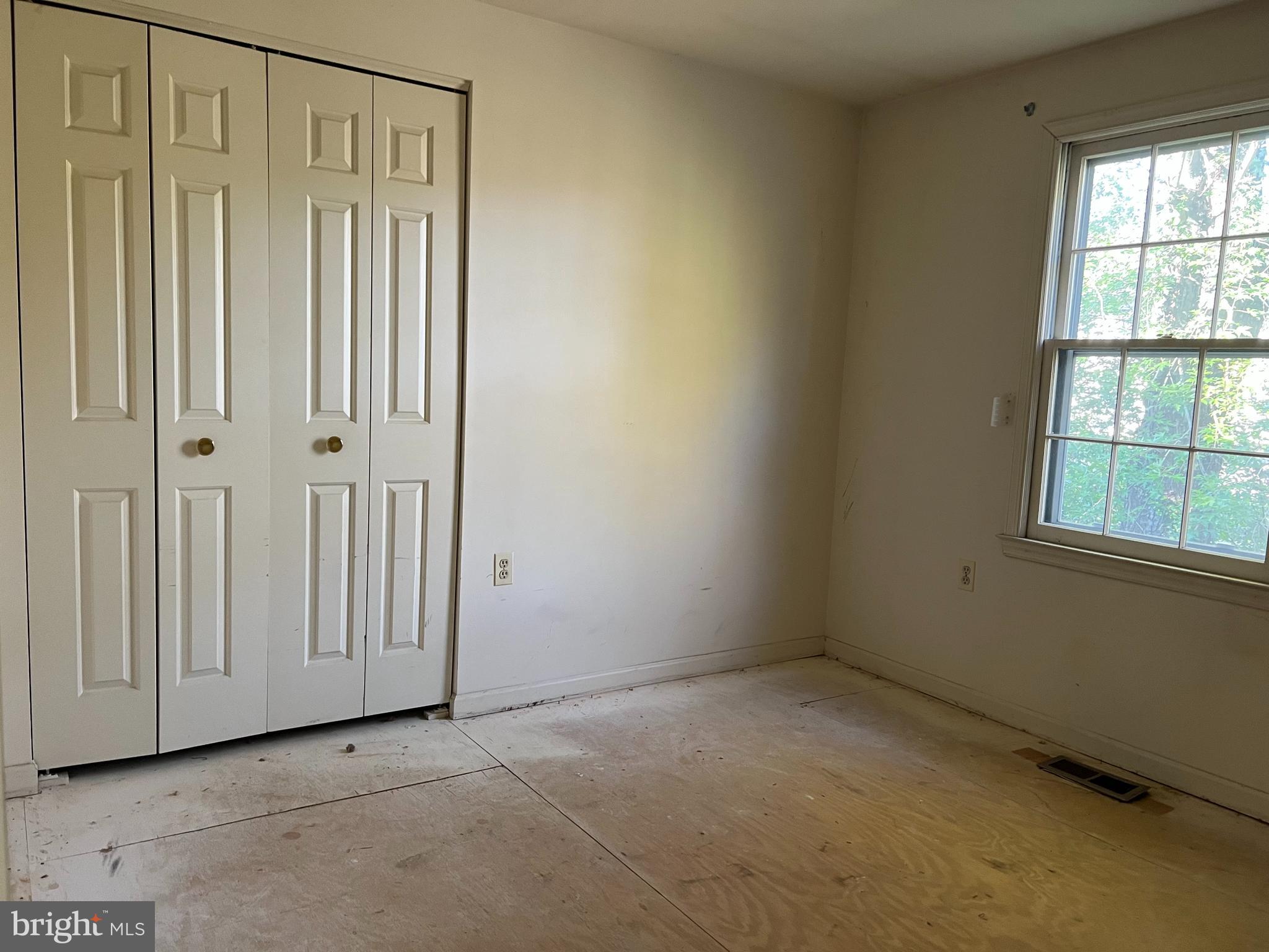 OAKMONT MANOR - Residential