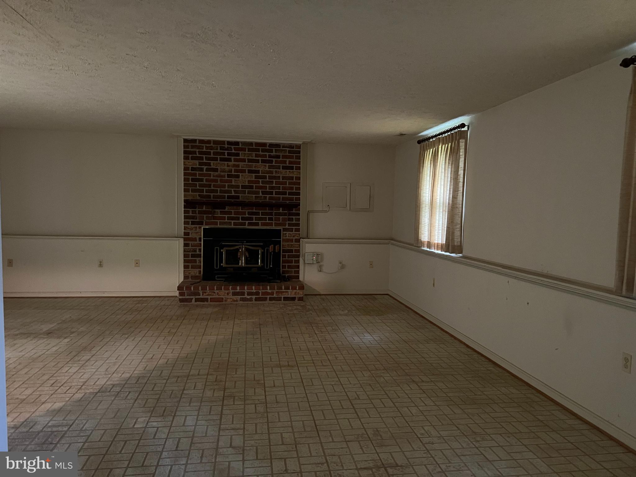 OAKMONT MANOR - Residential