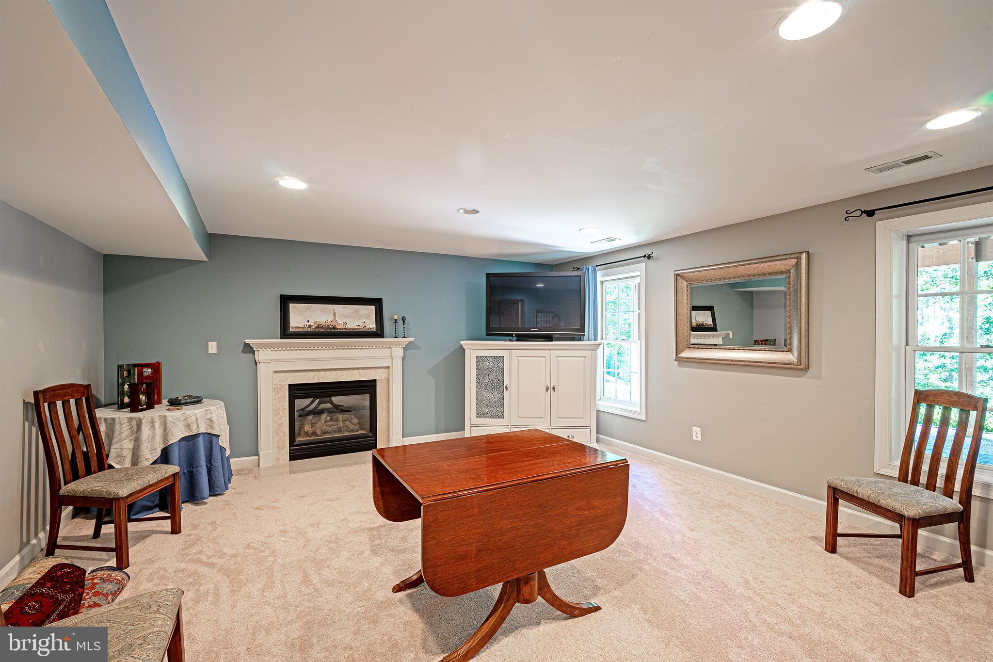 SOUTH BANK - Residential Lease