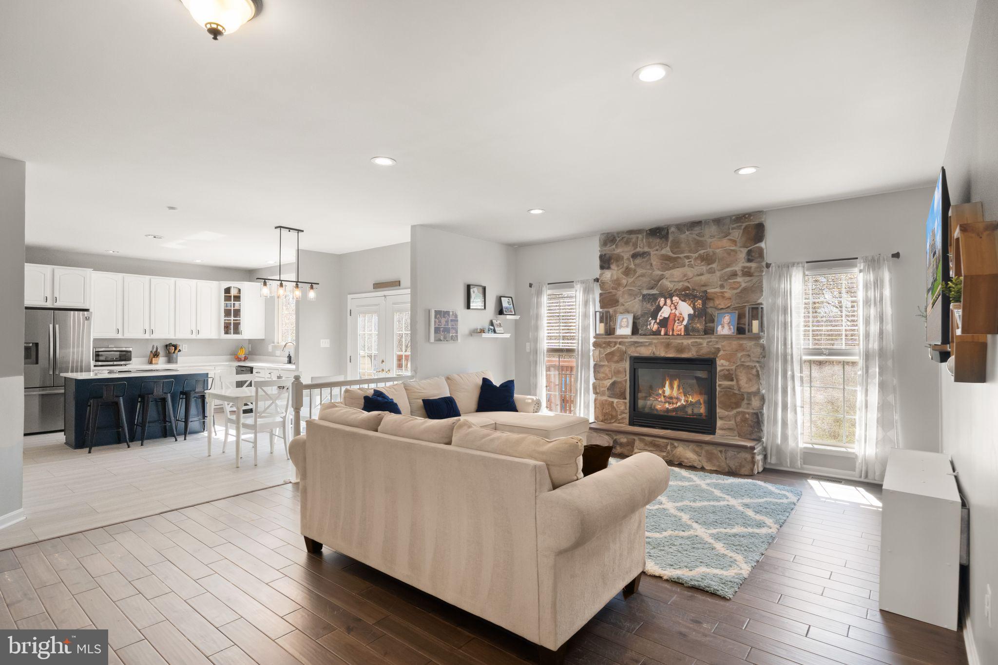 2927 MYRTLEWOOD DRIVE