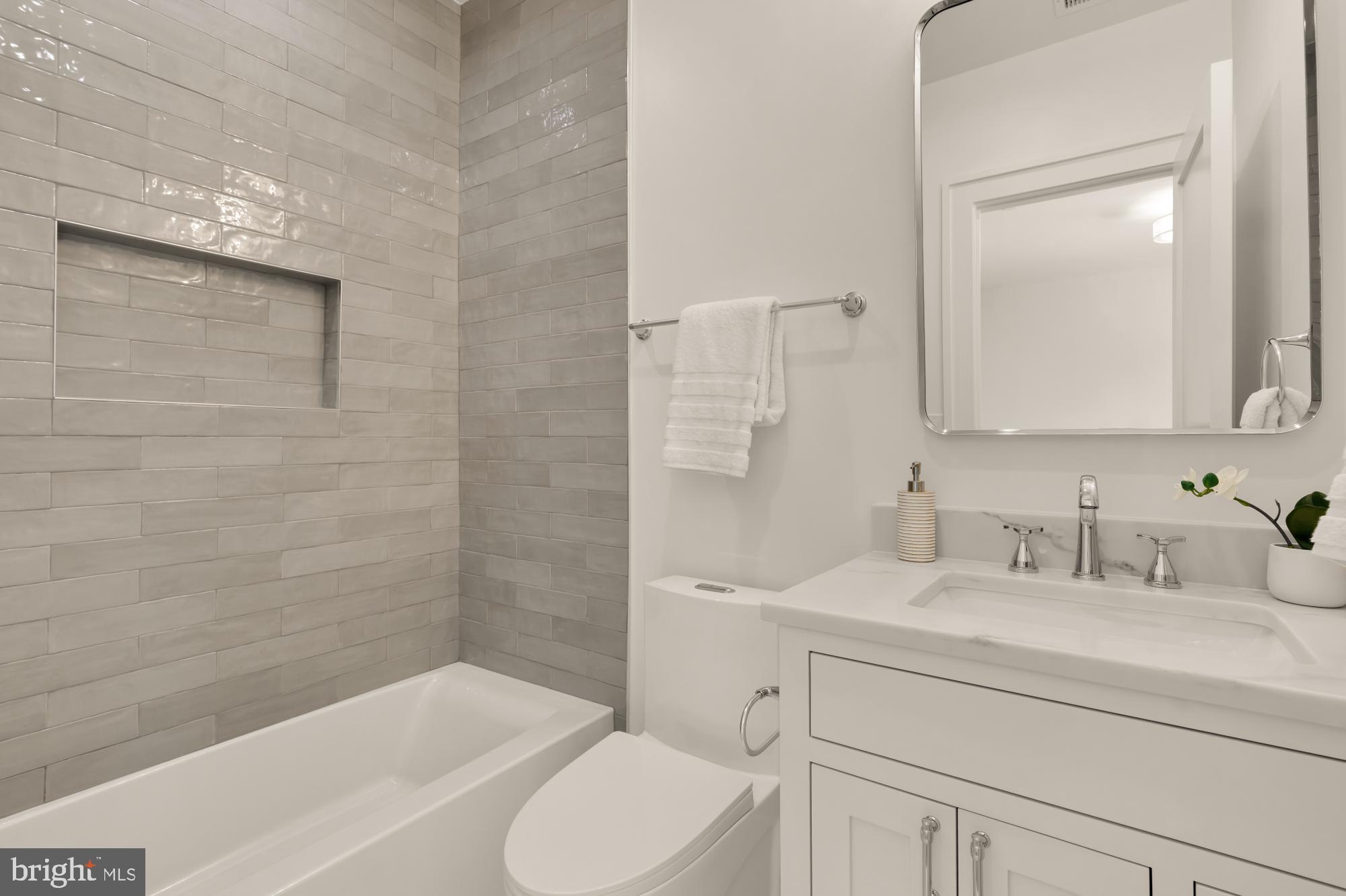 BURNING TREE ESTATES - Residential