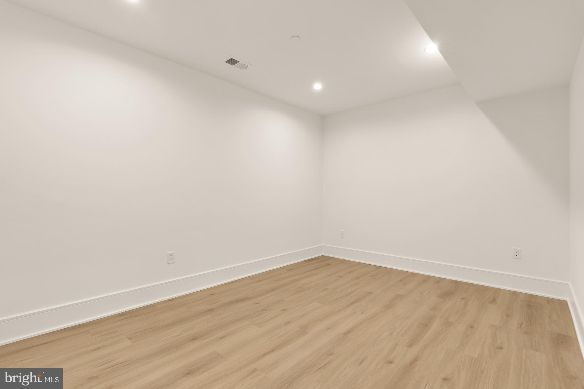 BURNING TREE ESTATES - Residential