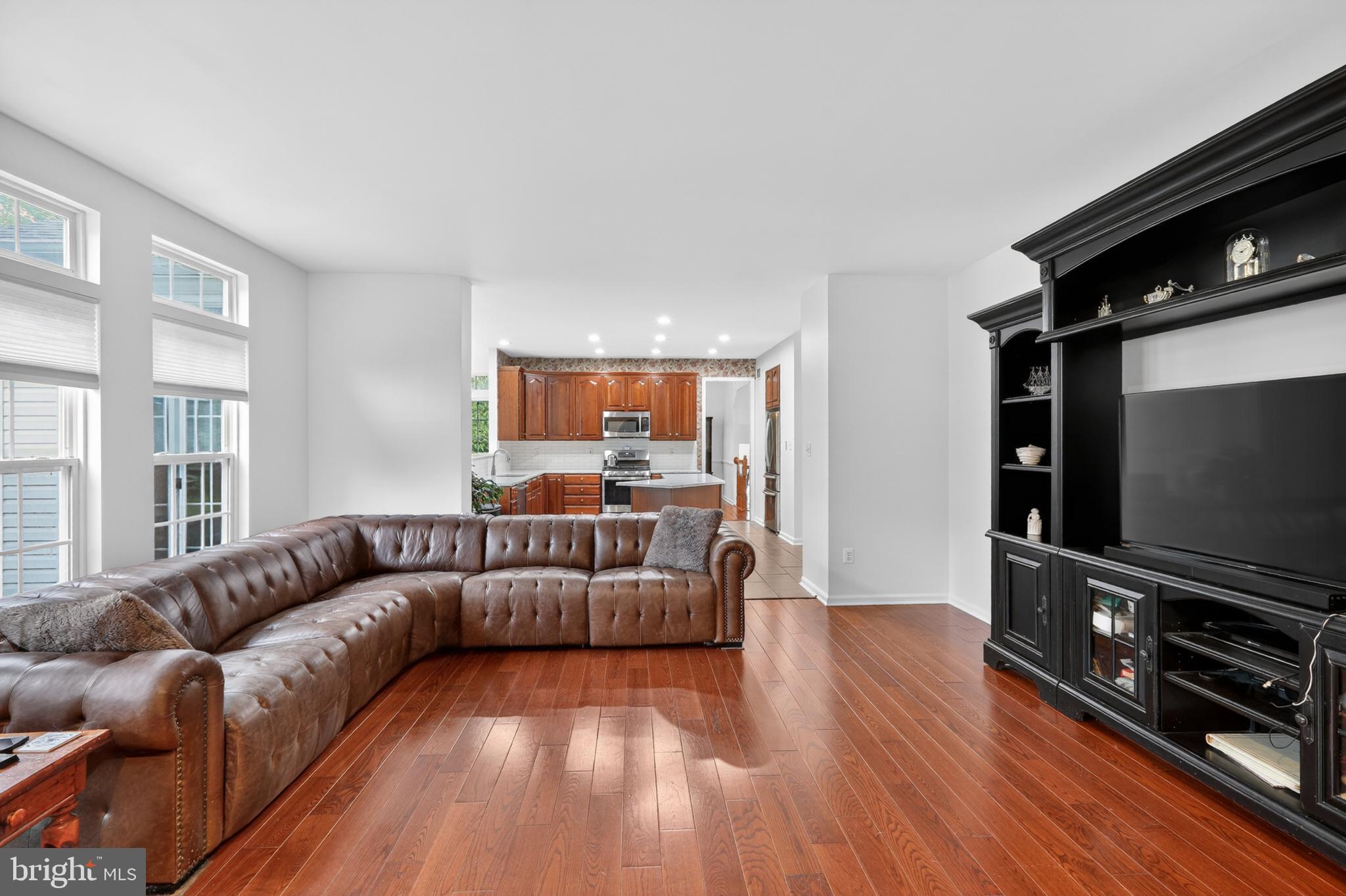 WELLINGTON TRACE - Residential