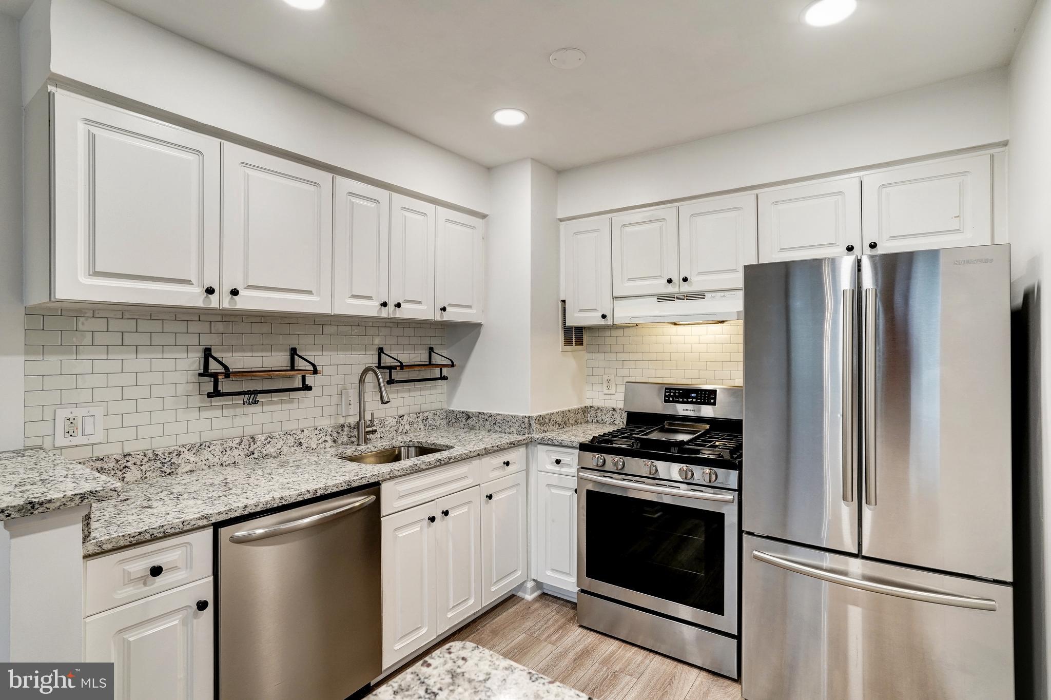 EOS TWENTY-ONE - Residential Lease