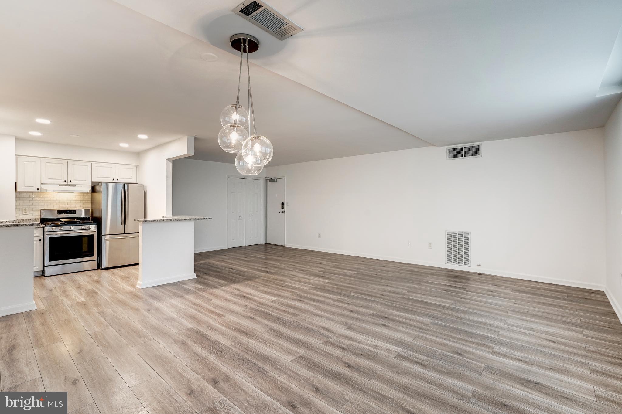 EOS TWENTY-ONE - Residential Lease
