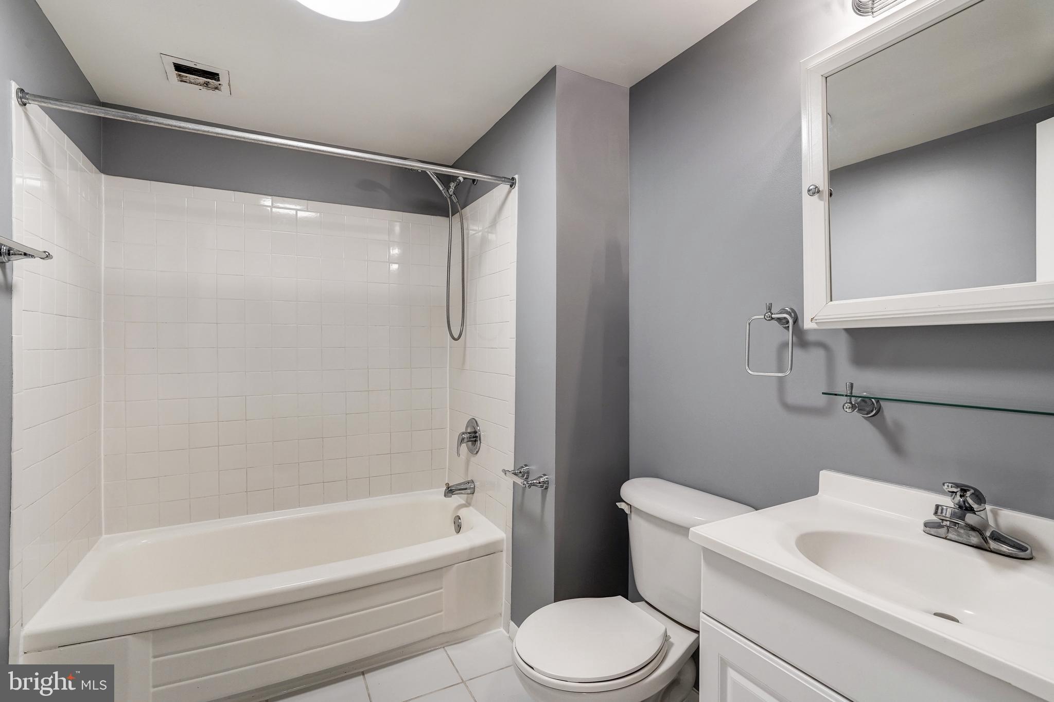 EOS TWENTY-ONE - Residential Lease