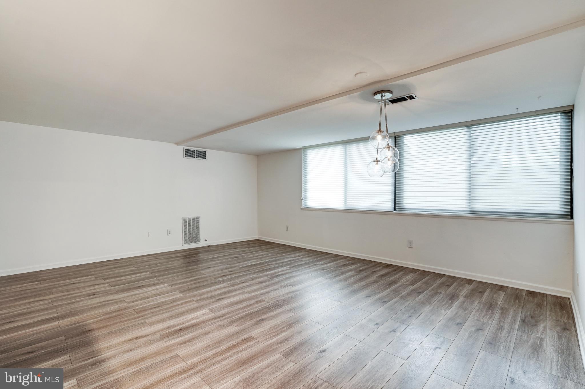 EOS TWENTY-ONE - Residential Lease