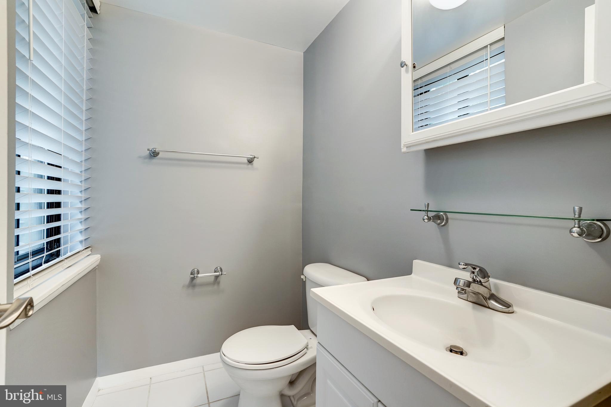 EOS TWENTY-ONE - Residential Lease