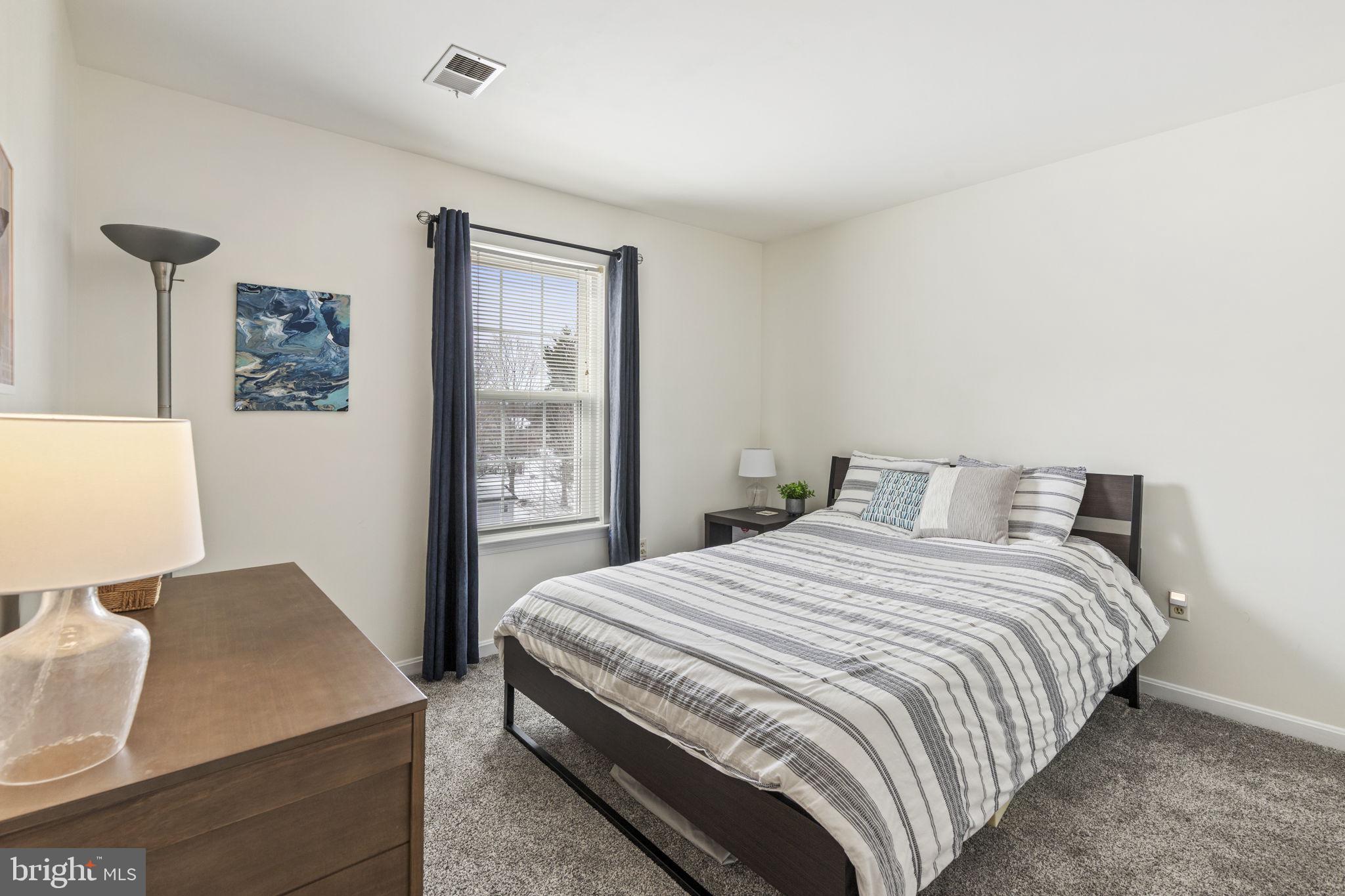 OAK TREE SOUTH - Residential