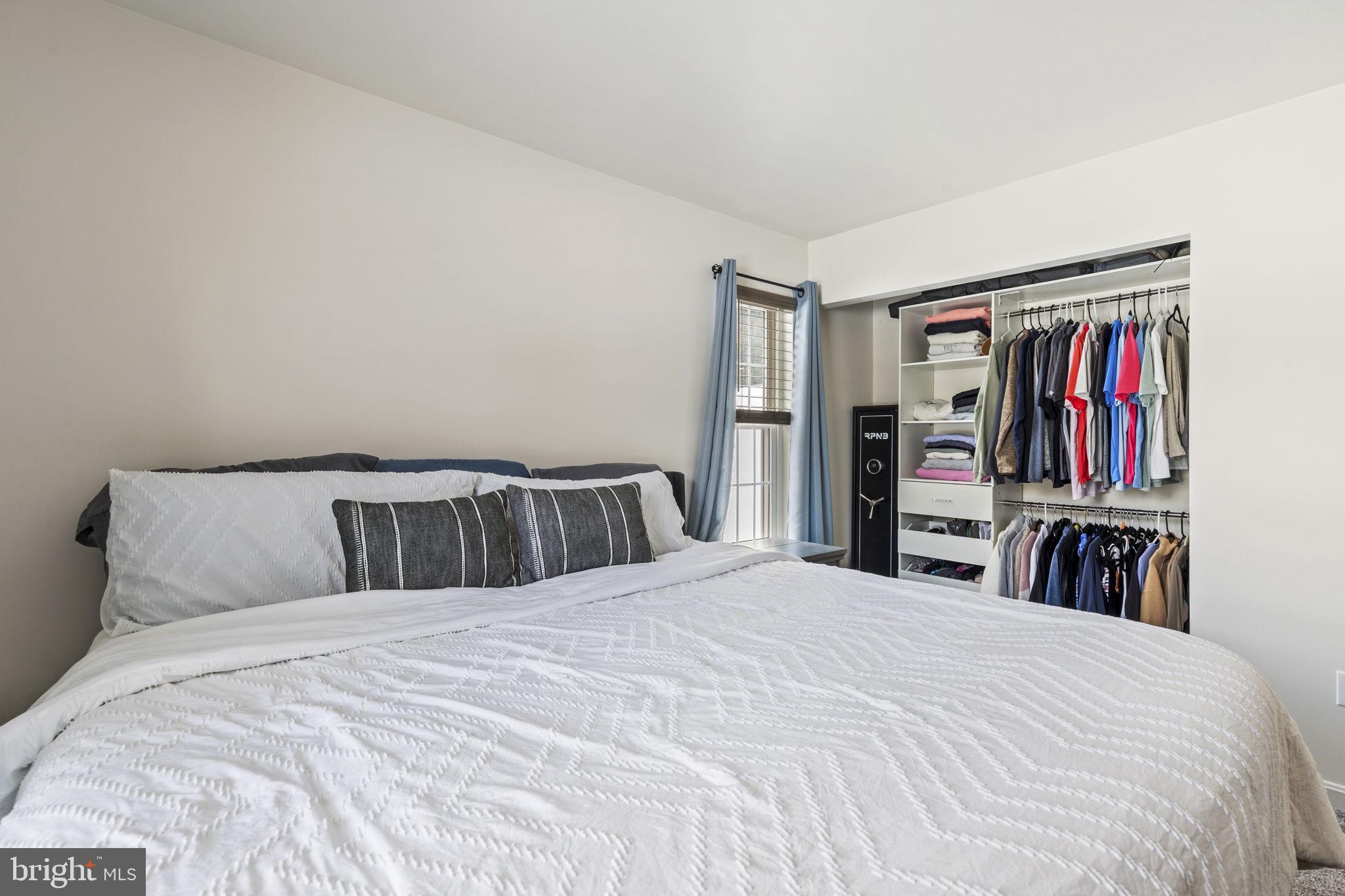 OAK TREE SOUTH - Residential