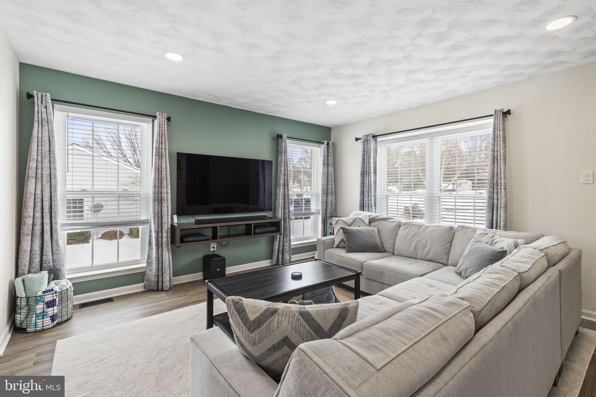 OAK TREE SOUTH - Residential