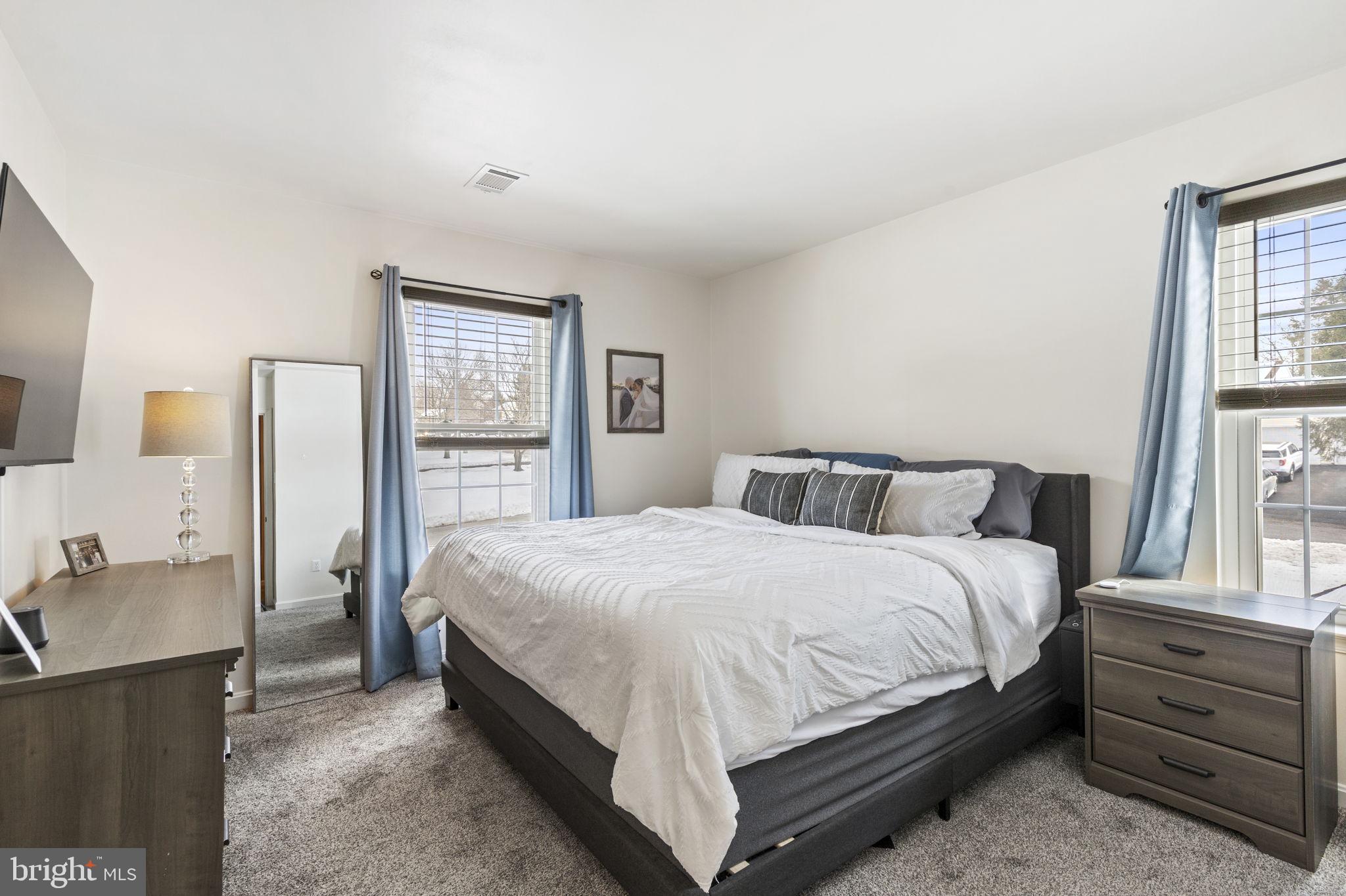 OAK TREE SOUTH - Residential