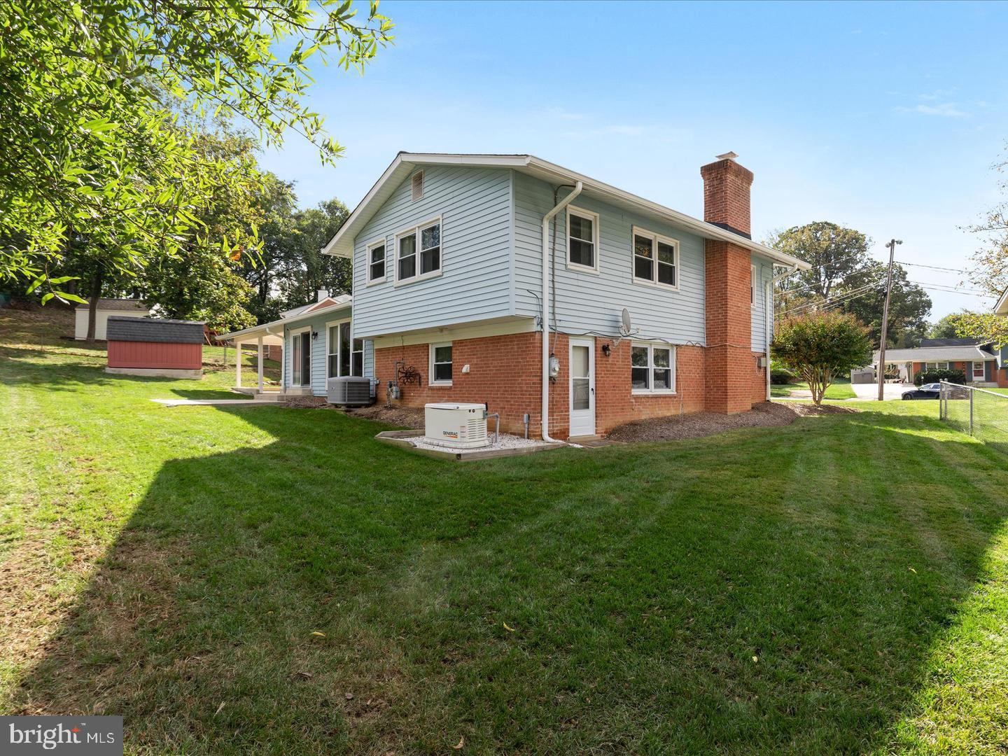 MONTICELLO WOODS - Residential Lease