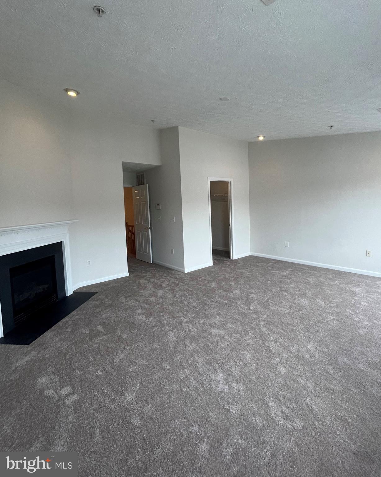 ASBURY WOODS - Residential