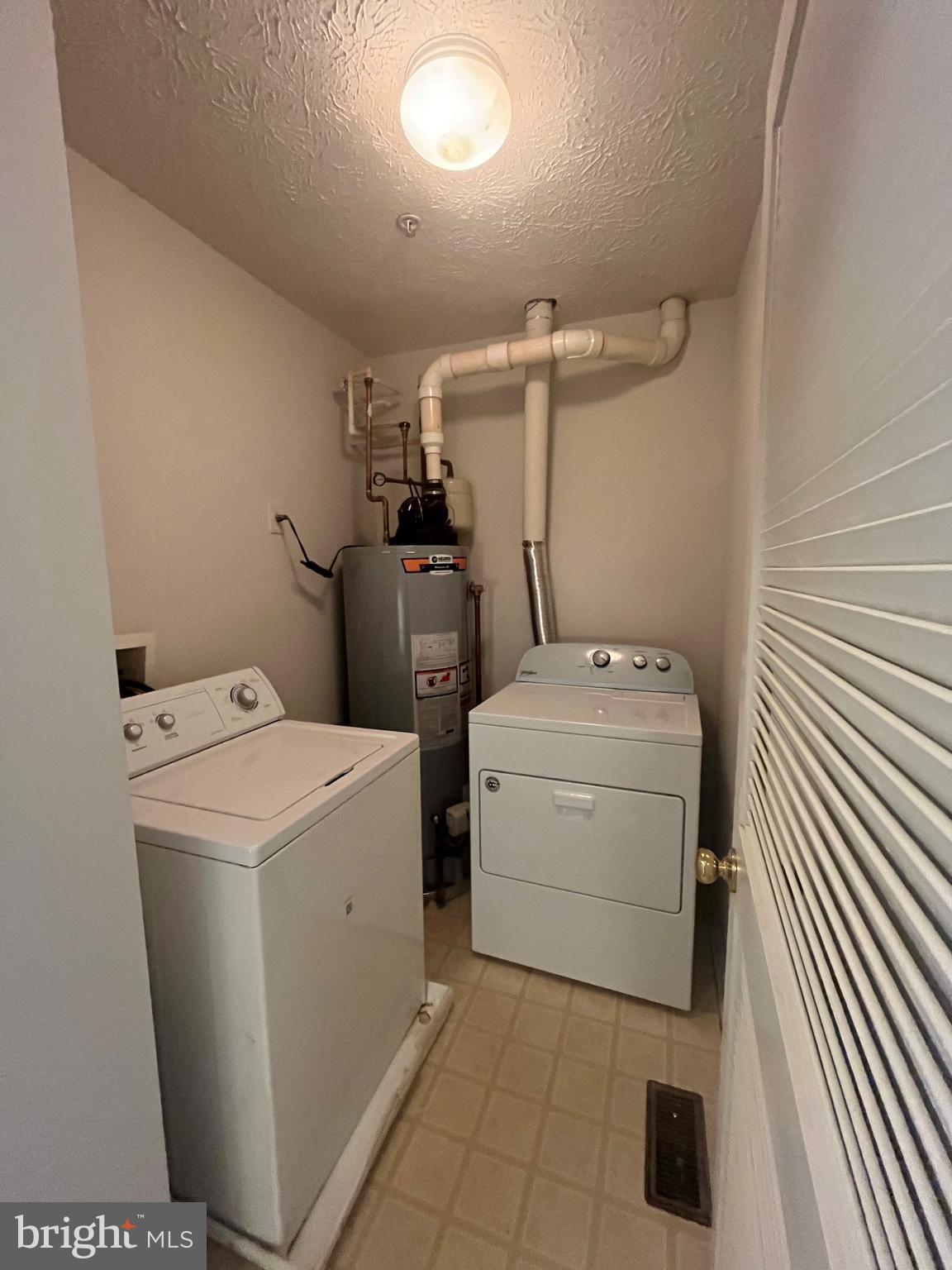 ASBURY WOODS - Residential