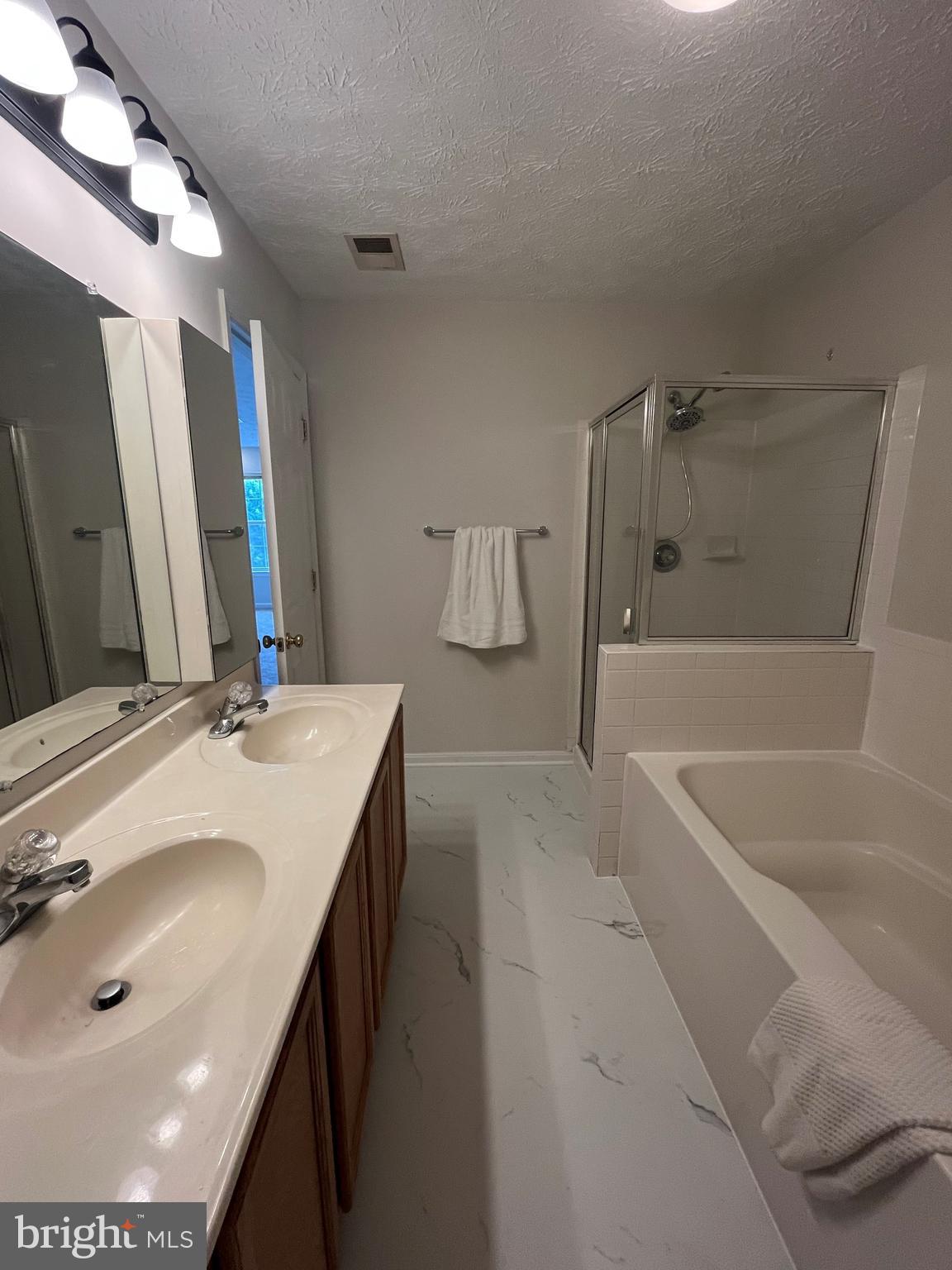 ASBURY WOODS - Residential