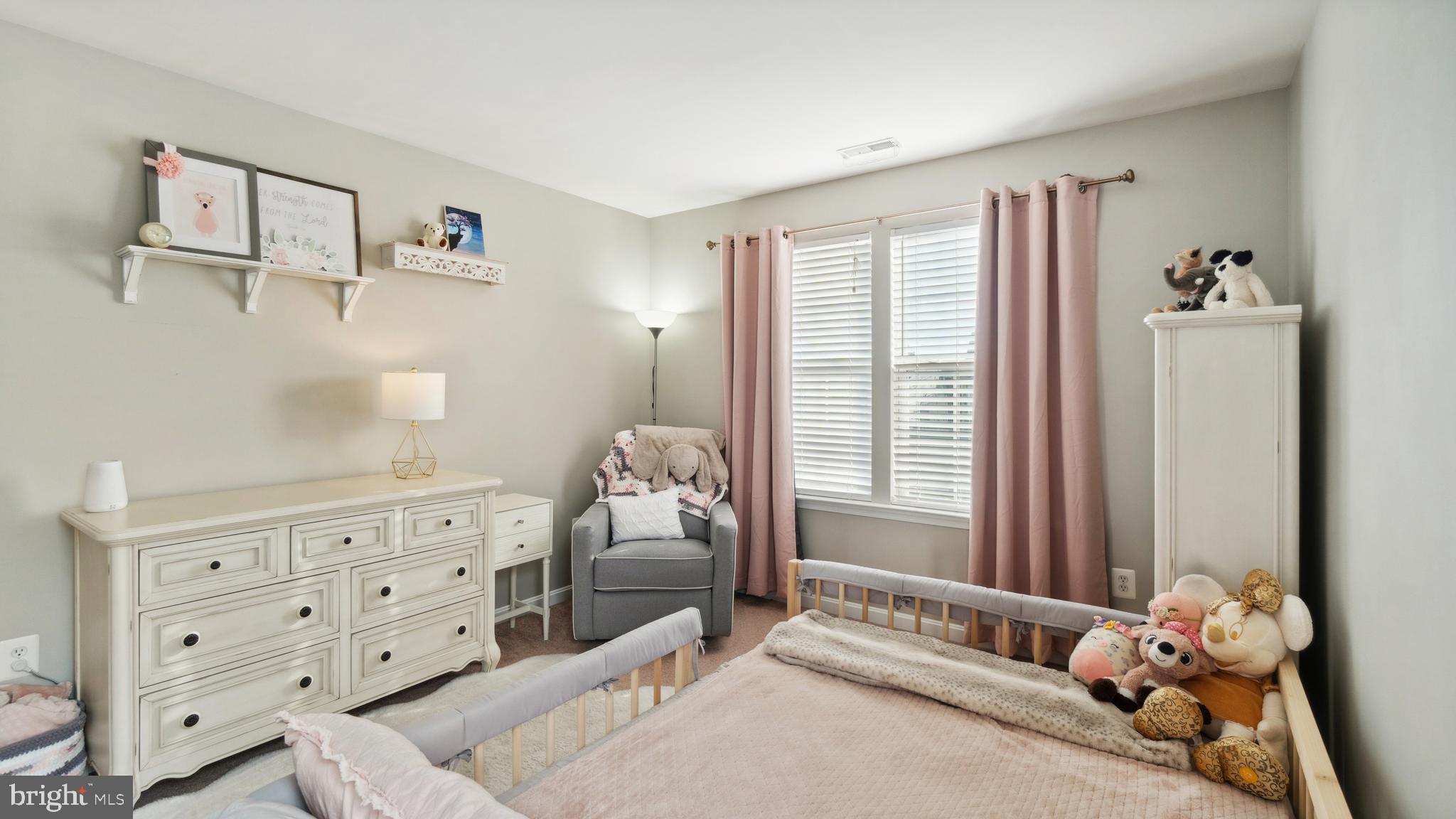 EAST VALLEY OAKS - Residential