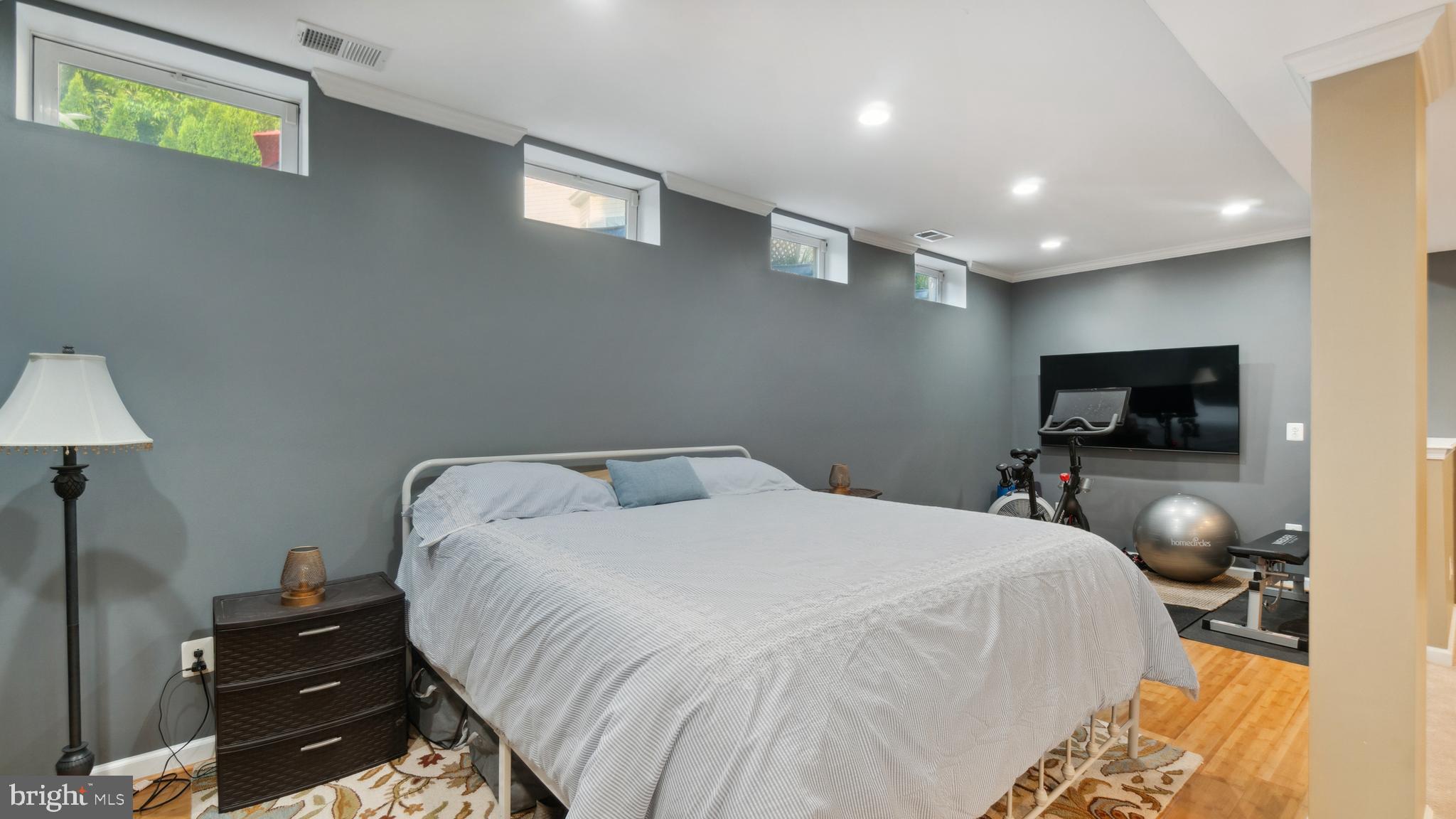 EAST VALLEY OAKS - Residential